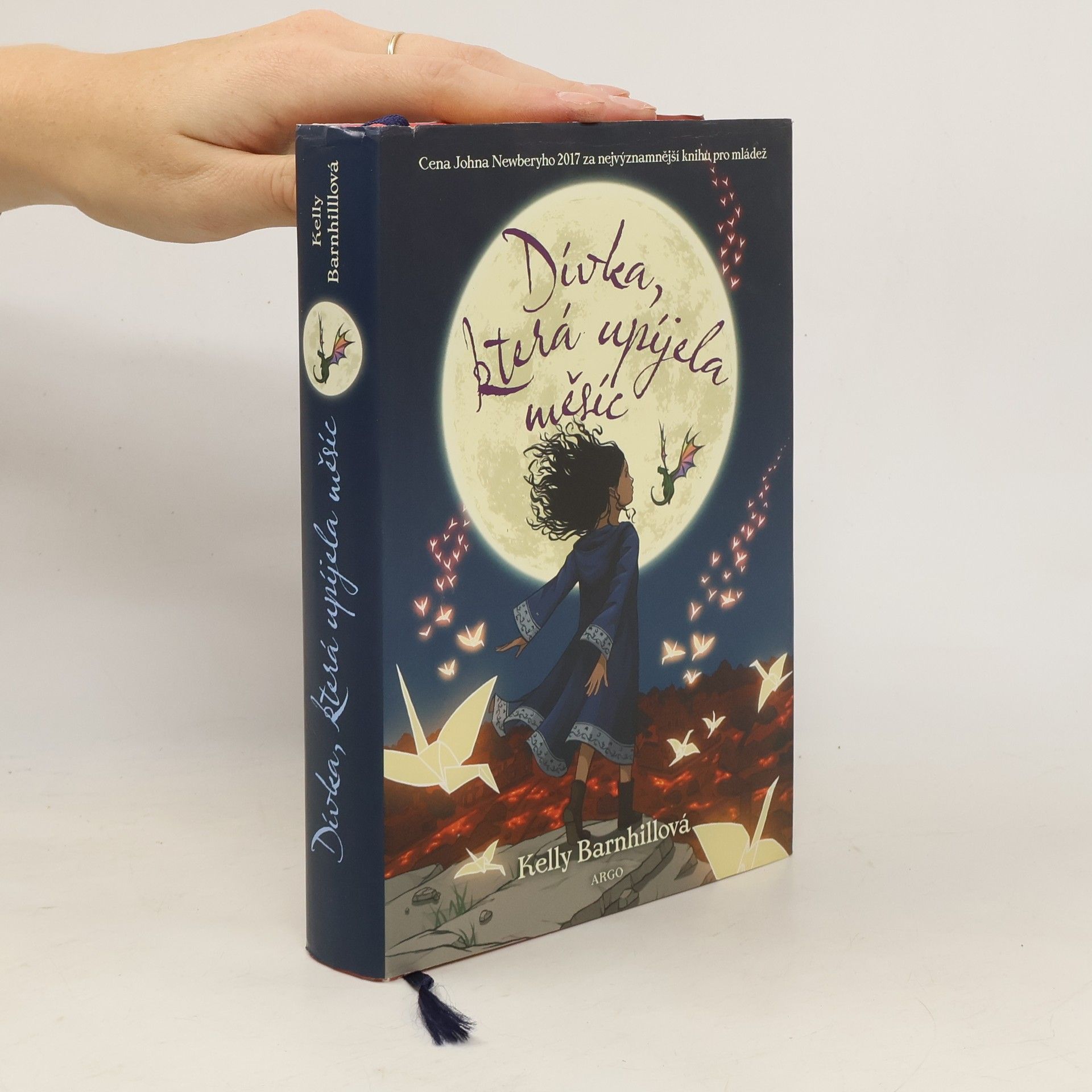 Kelly Barnhill Dívka, která upíjela měsíc