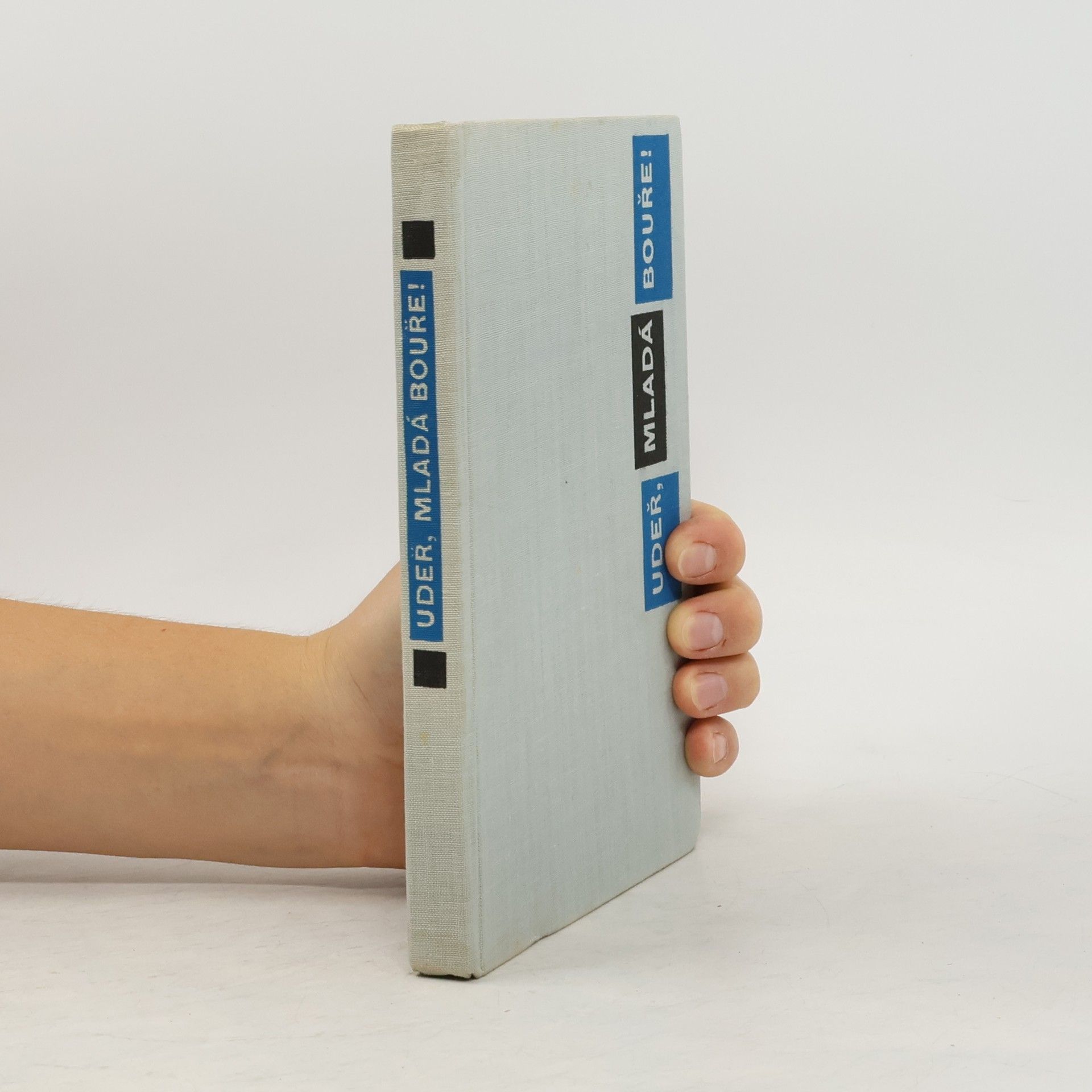 Collectif d'auteurs Udeř, mladá bouře!