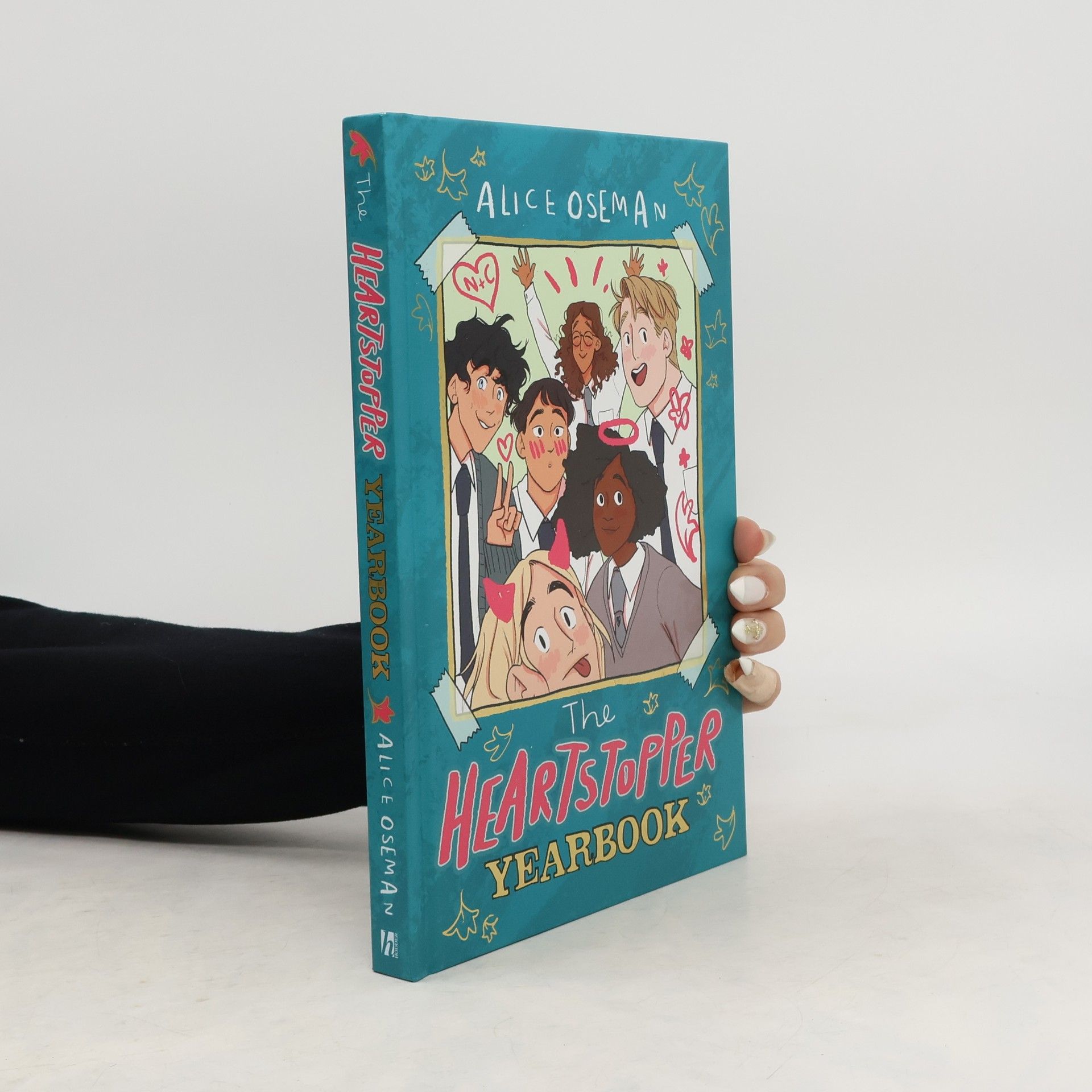 Alice Oseman The Heartstopper yearbook