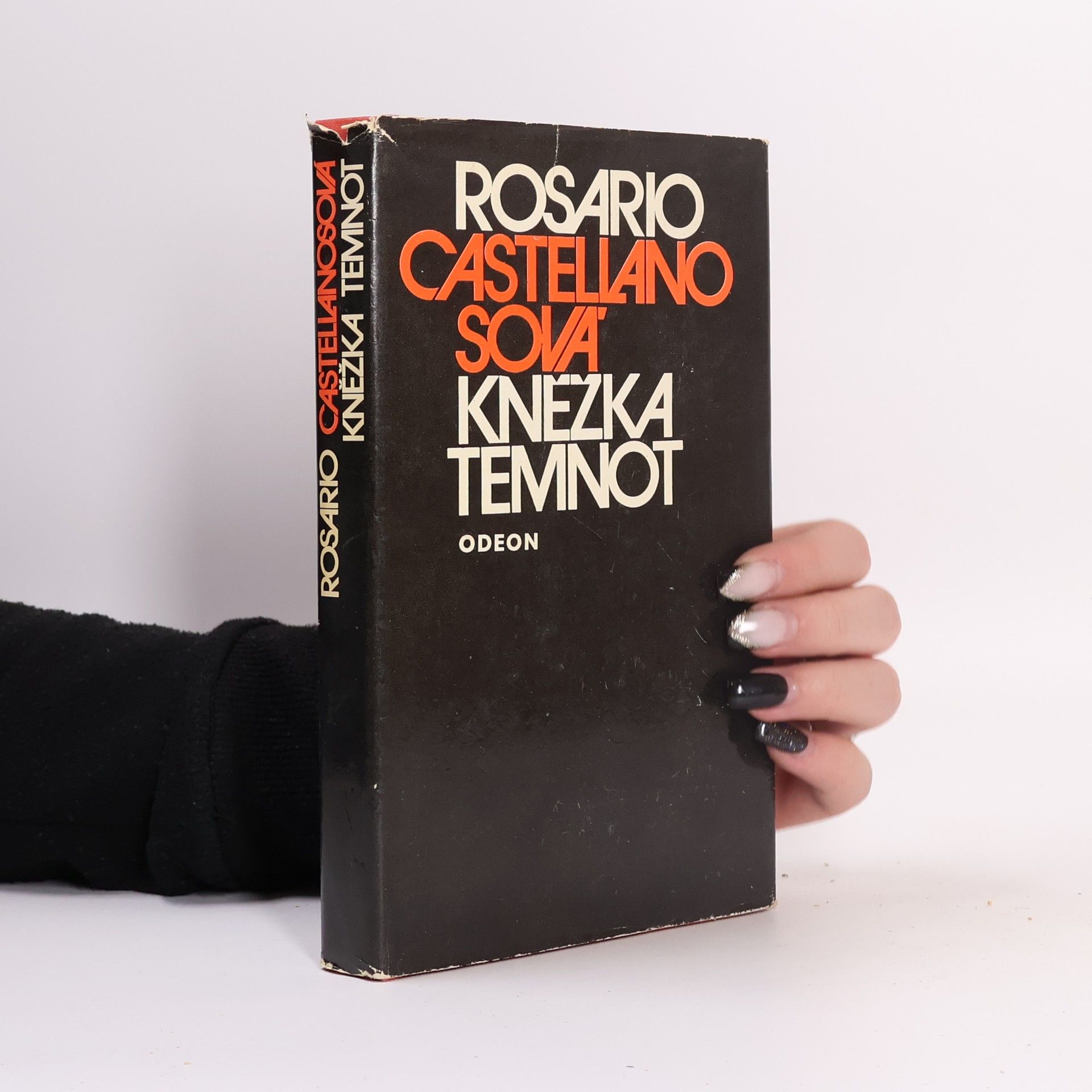 Jiří Pechar Kněžka temnot