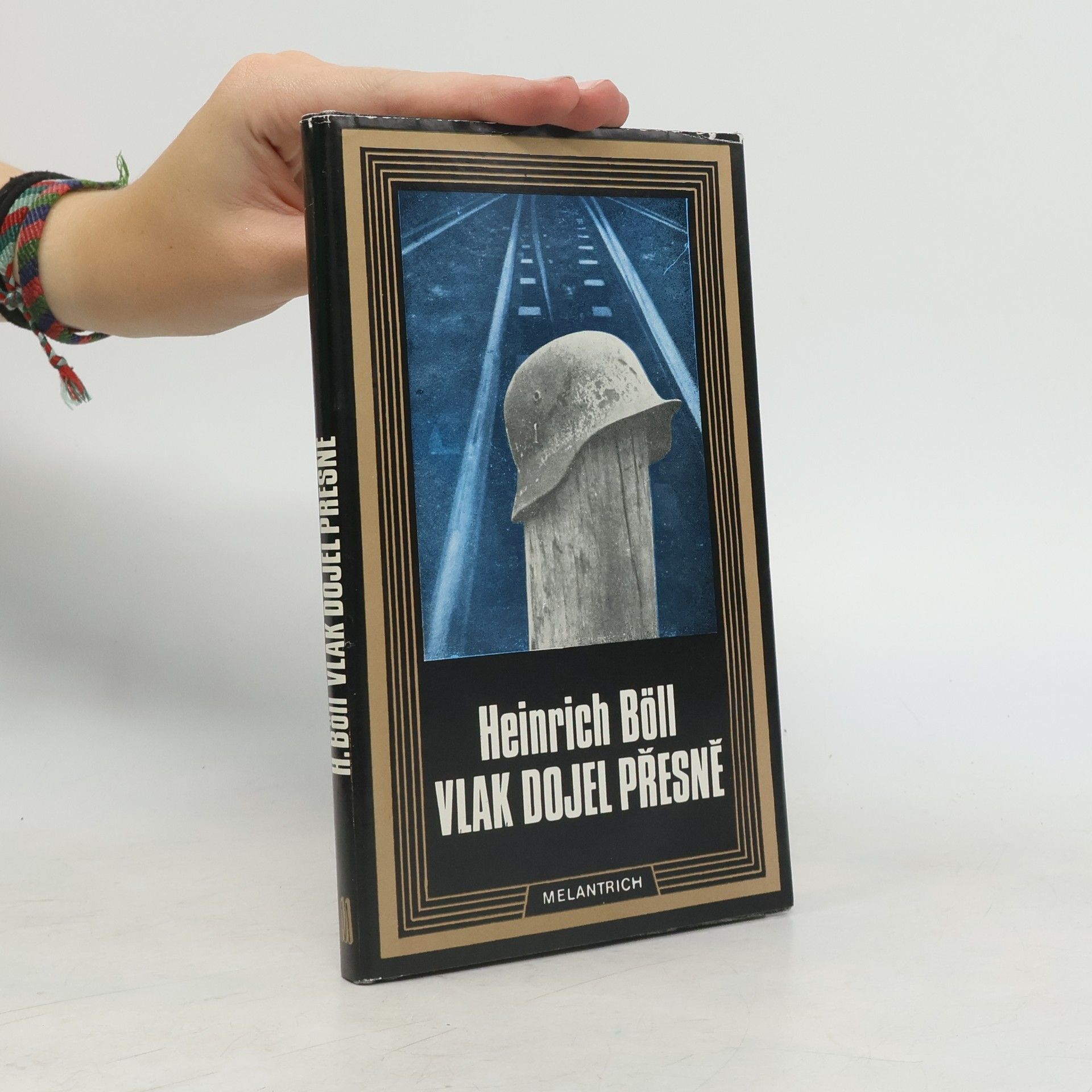 Heinrich Böll Vlak dojel přesně