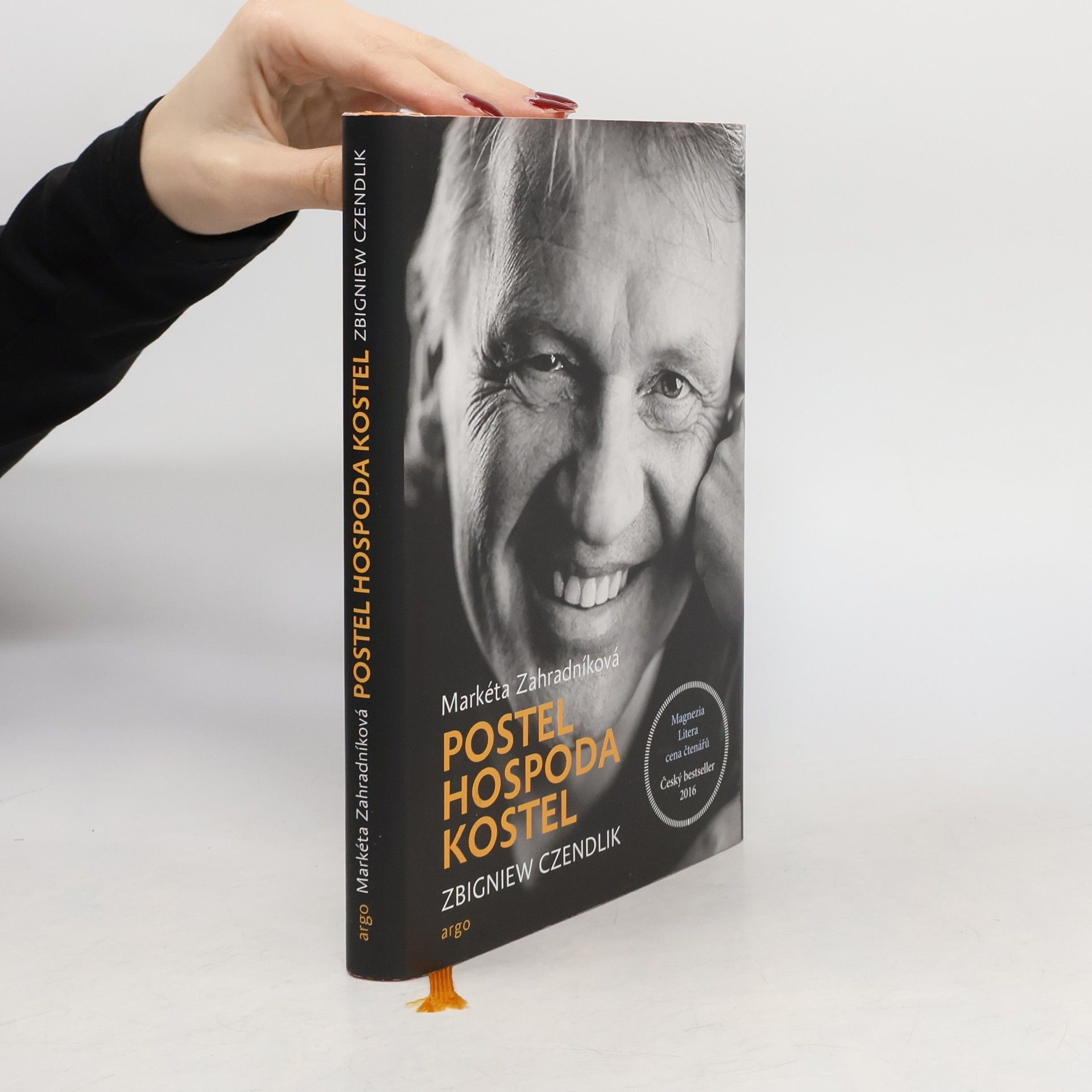 Zbigniew Czendlik Postel, hospoda, kostel