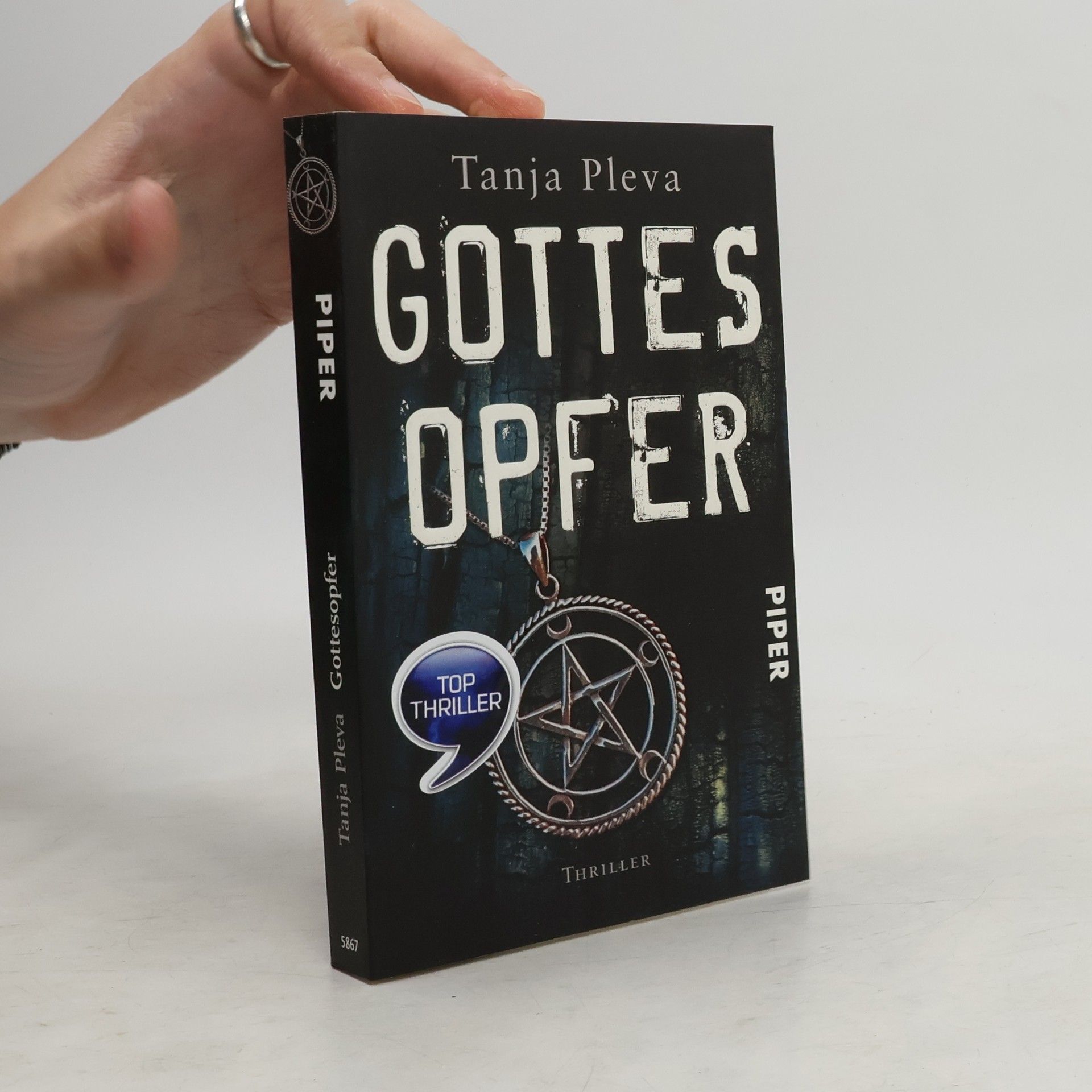 Tanja Pleva Gottesopfer