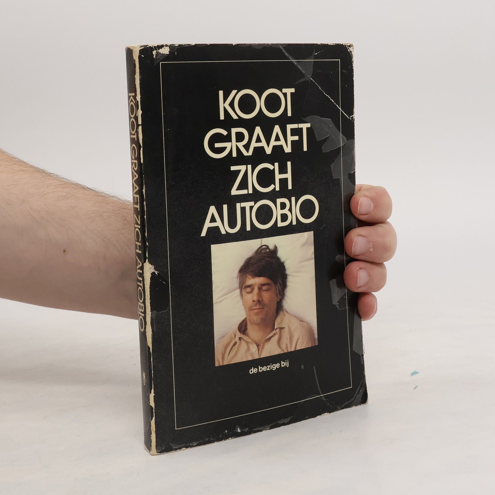 Kees Van Kooten Koot graaft zich autobio