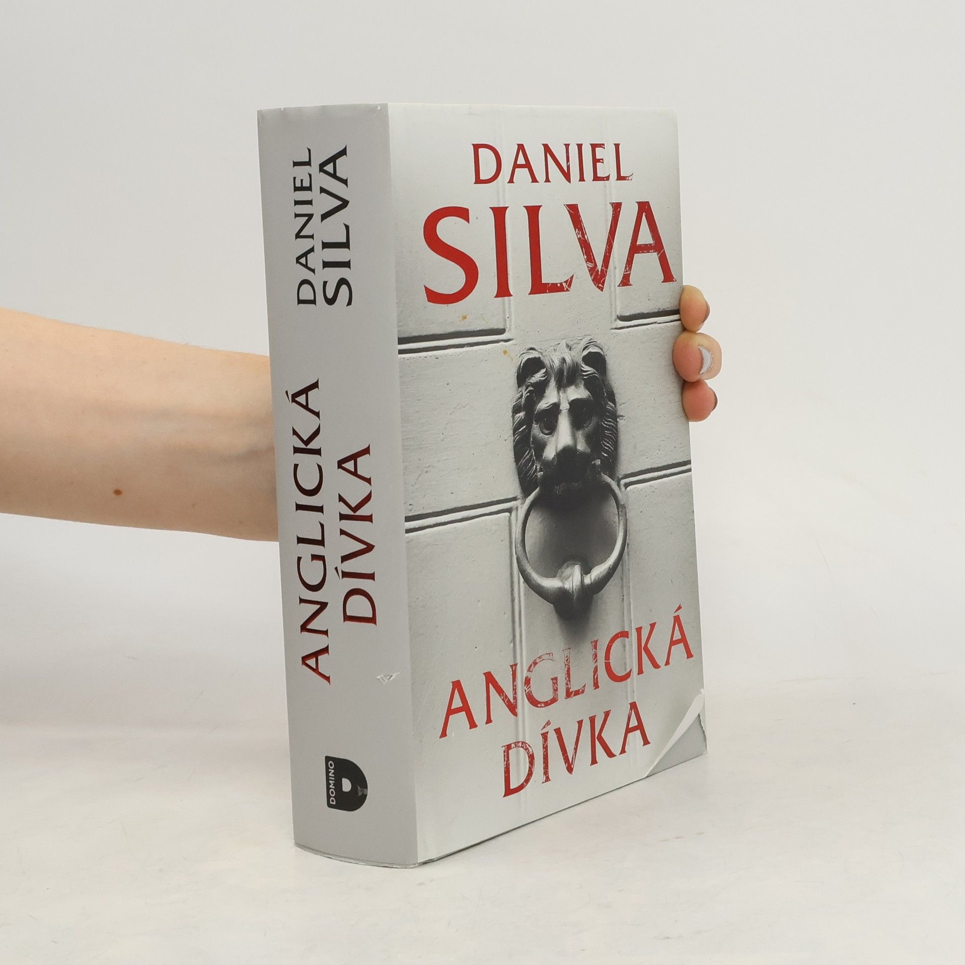 Daniel Silva Anglická dívka