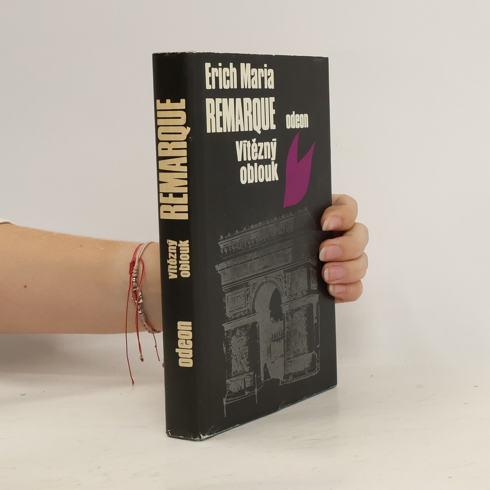 Erich Maria Remarque Vítězný oblouk