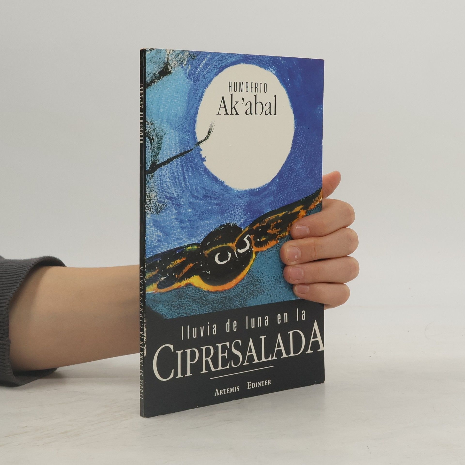 Lluvia de luna en la cipresalada