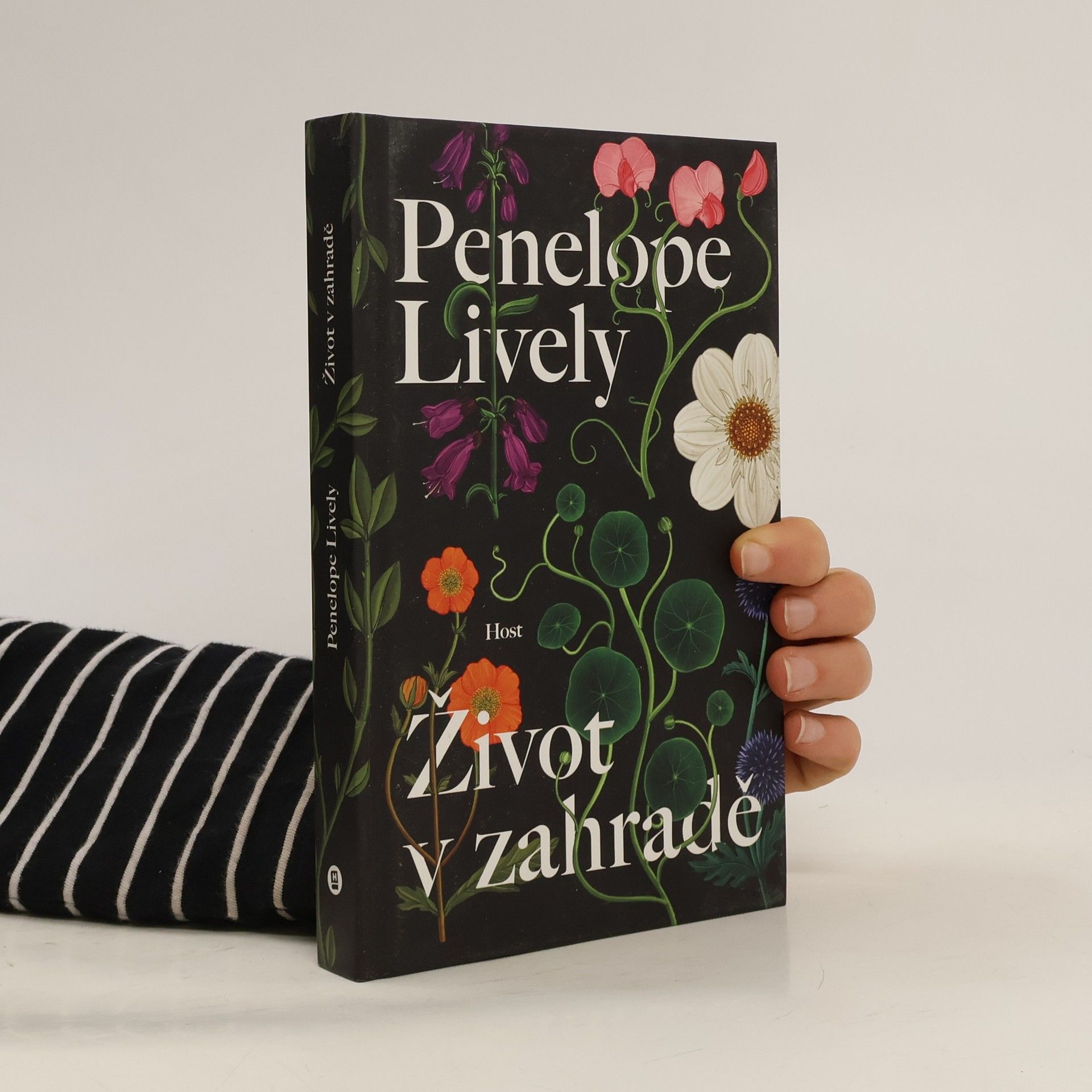 Penelope Lively Život v zahradě