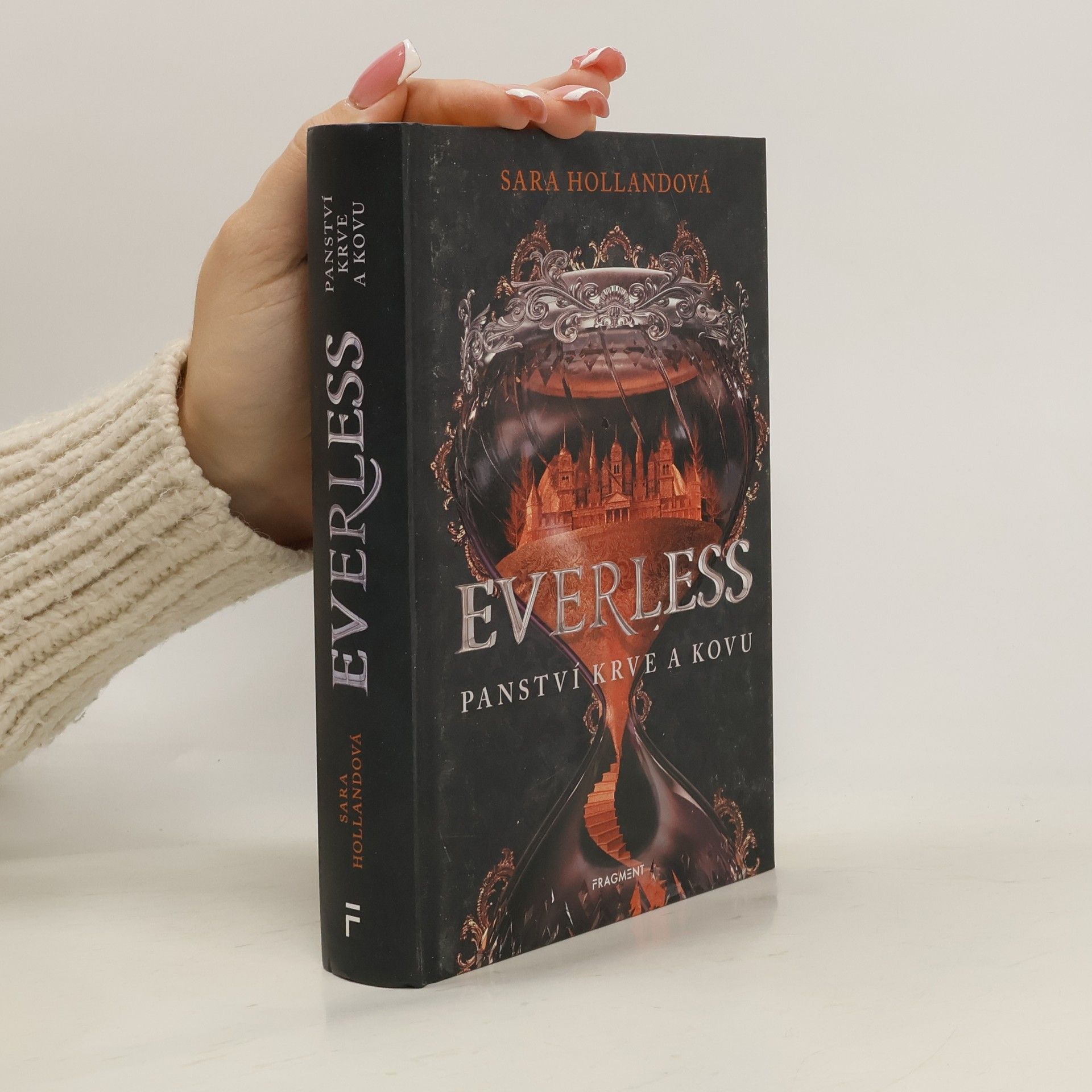 Sara Holland Everless: Panství krve a kovu