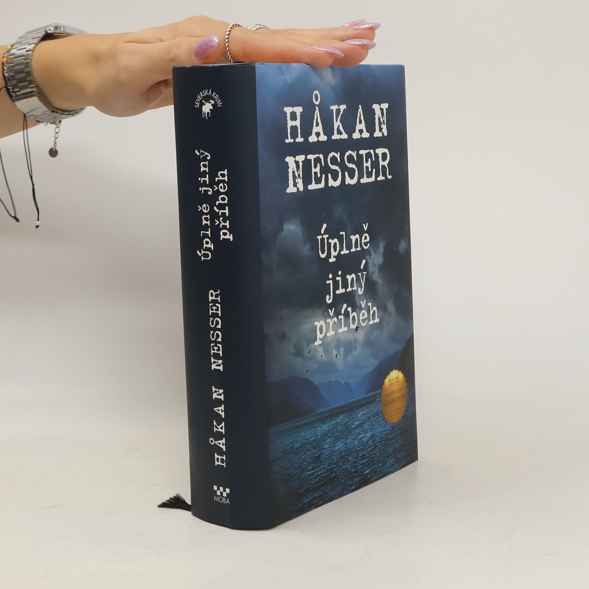 Håkan Nesser Úplně jiný příběh