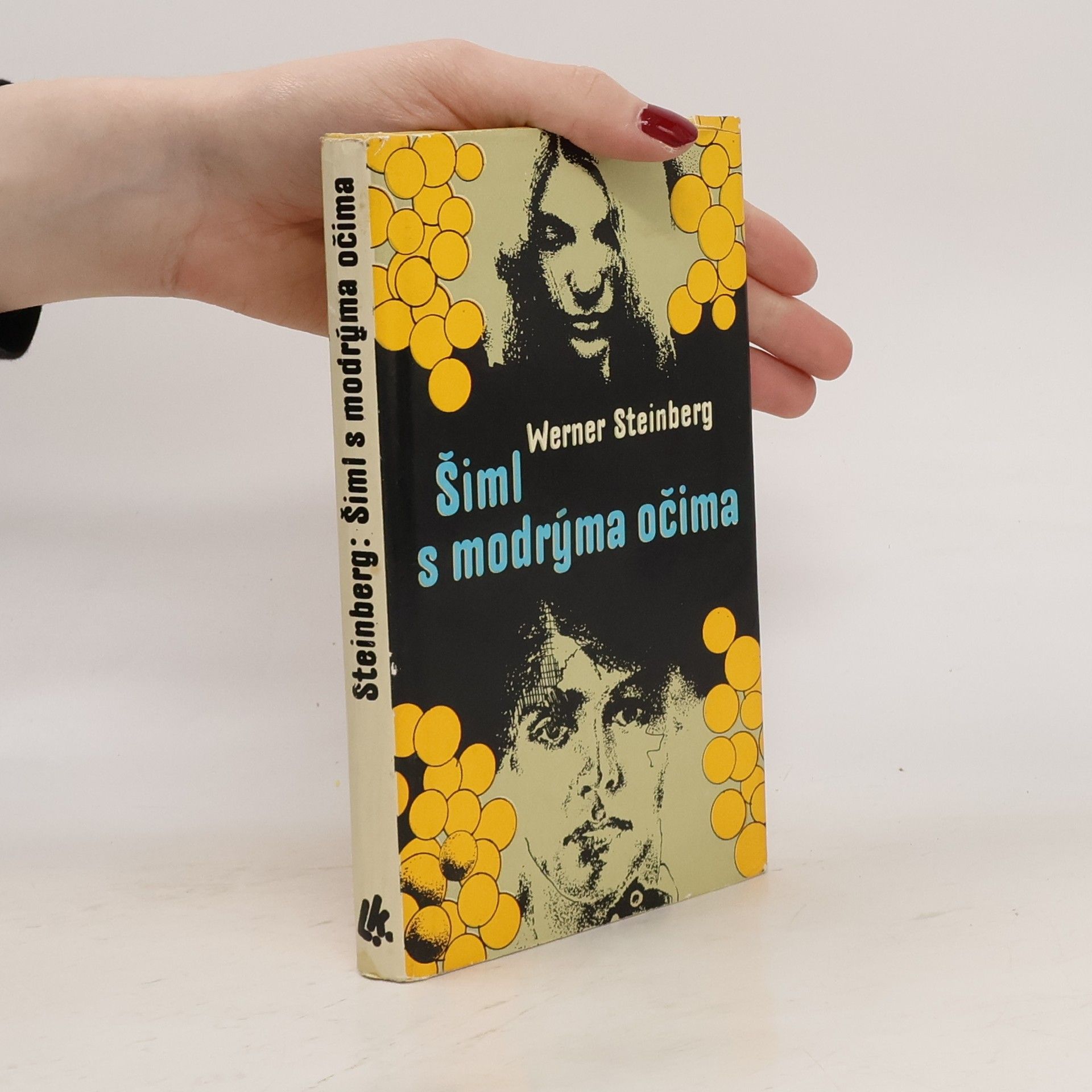 Šiml s modrýma očima