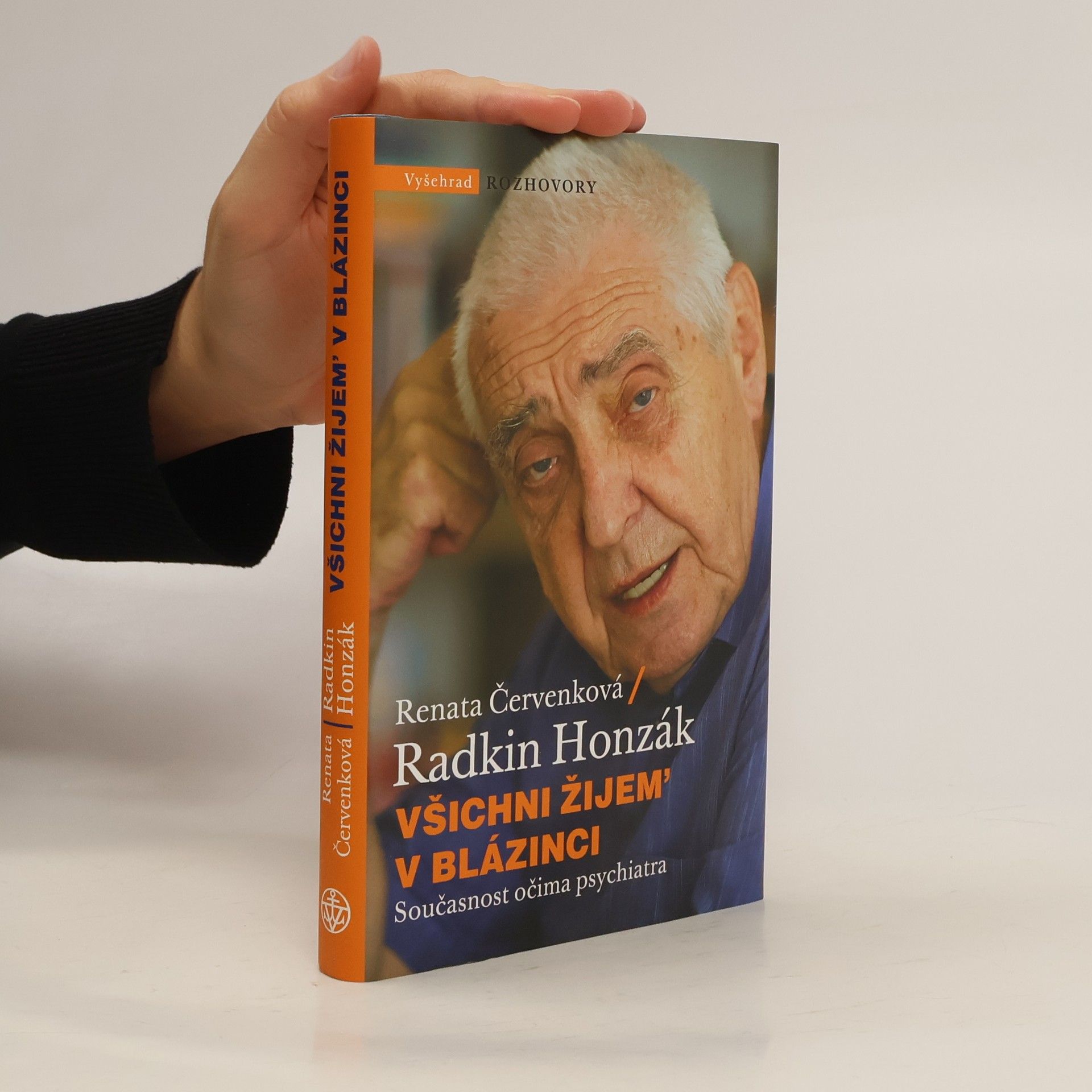 Všichni žijem' v blázinci