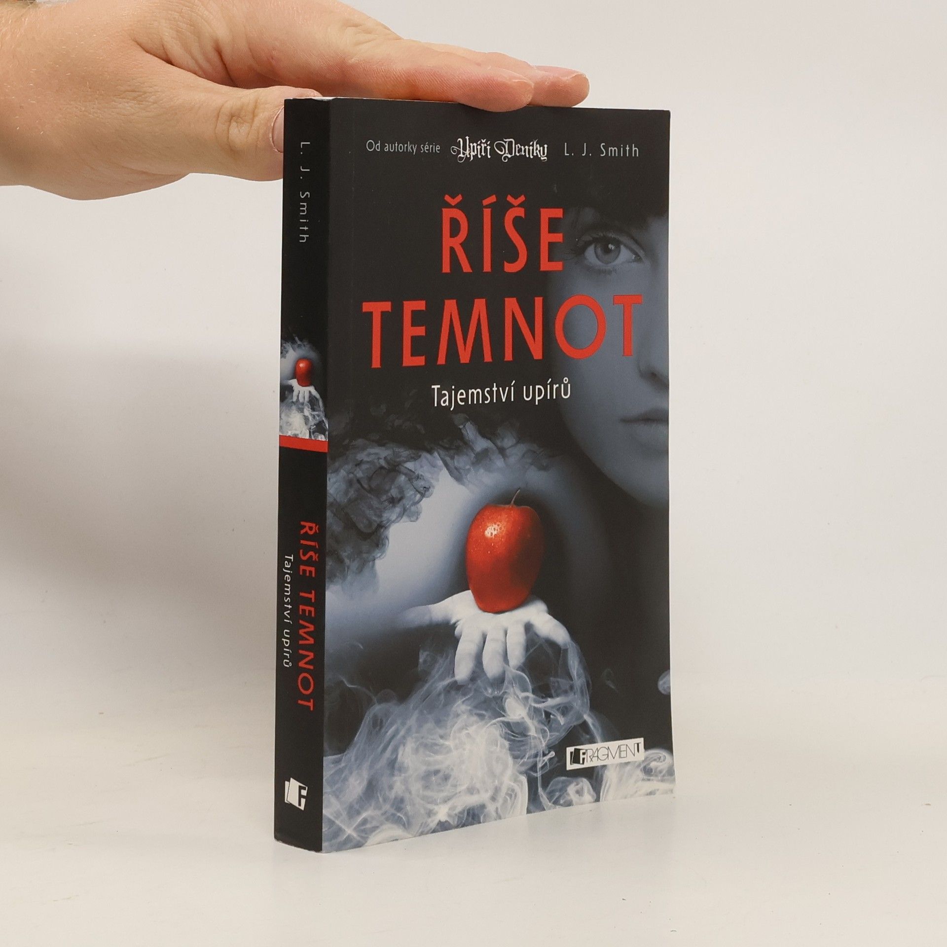 Lisa J. Smith Říše temnot. Tajemství upírů