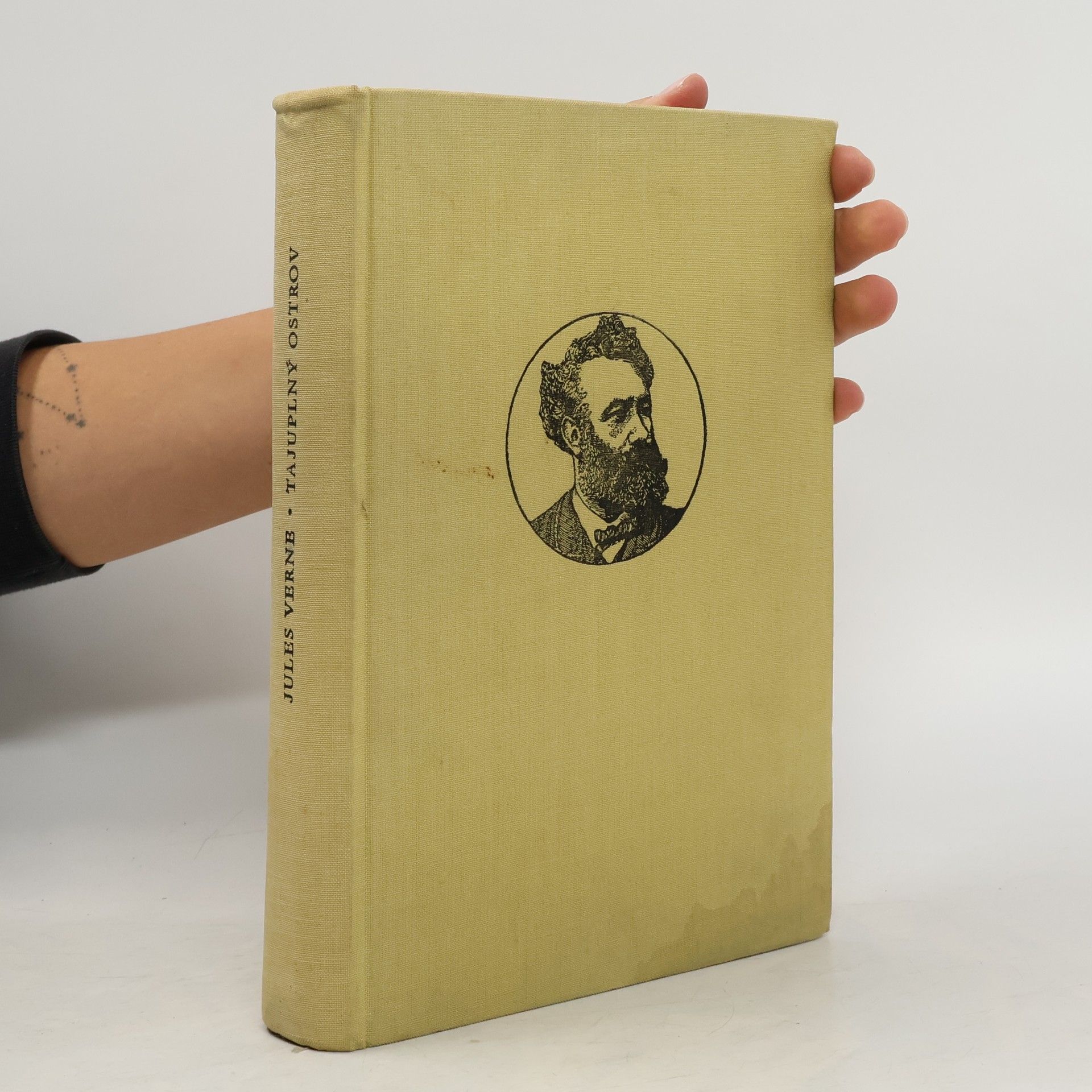 Jules Verne Tajuplný ostrov