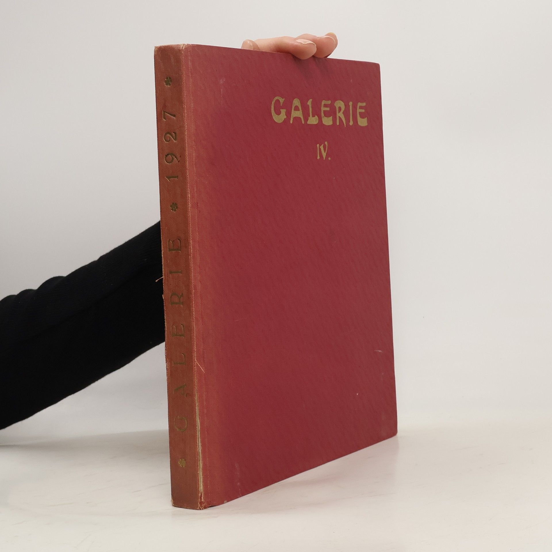 Galerie 4 : Sbírka uměleckých obrazů v knize. Sammlung von Kunstbildern in Buchform. Book of artistic pictures. Livre de tableaux d'art.