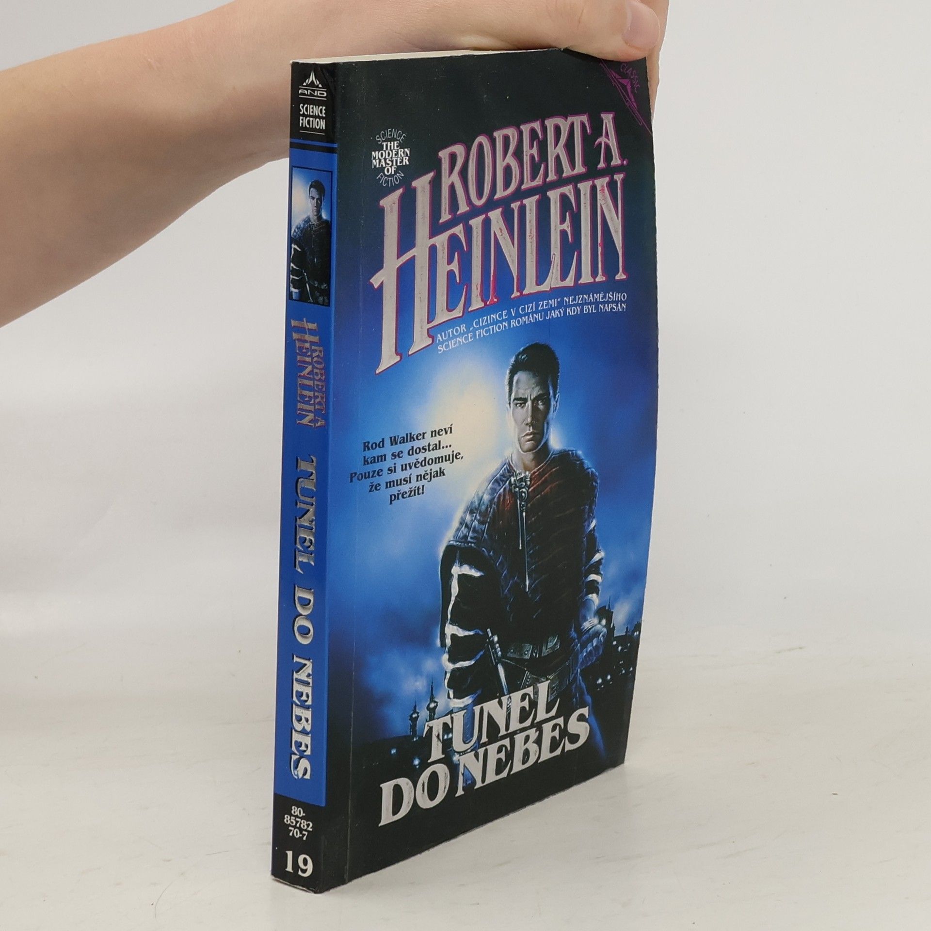 Robert A. Heinlein Tunel do nebes