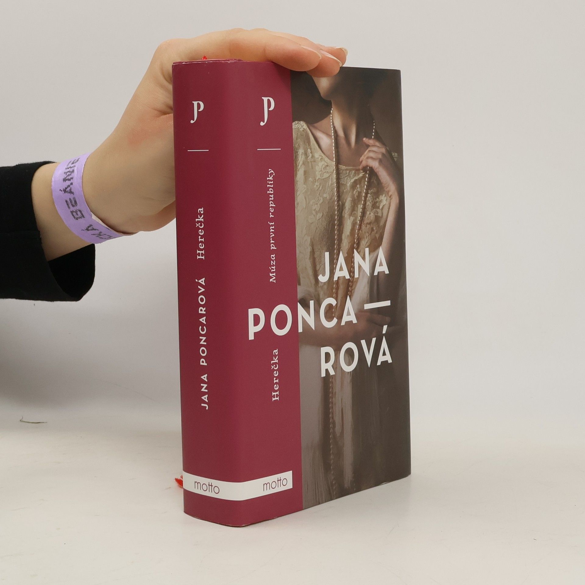 Jana Poncarová Herečka : múza první republiky