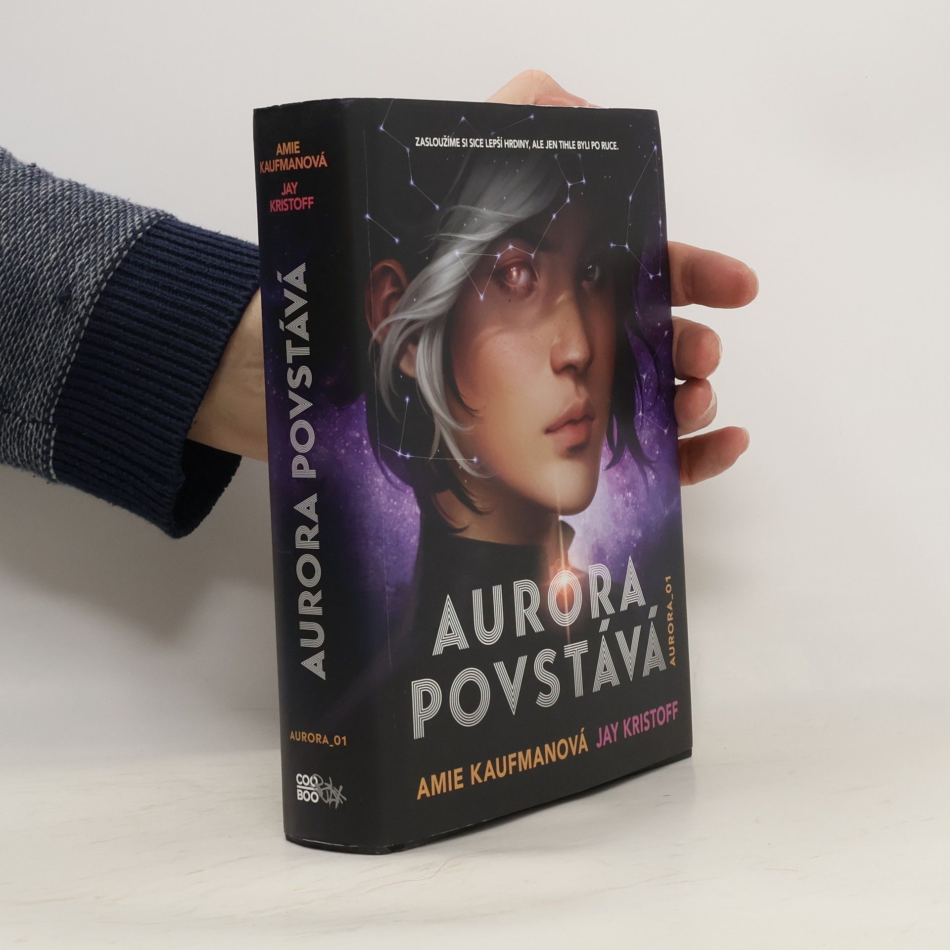 Amie Kaufman Aurora povstává