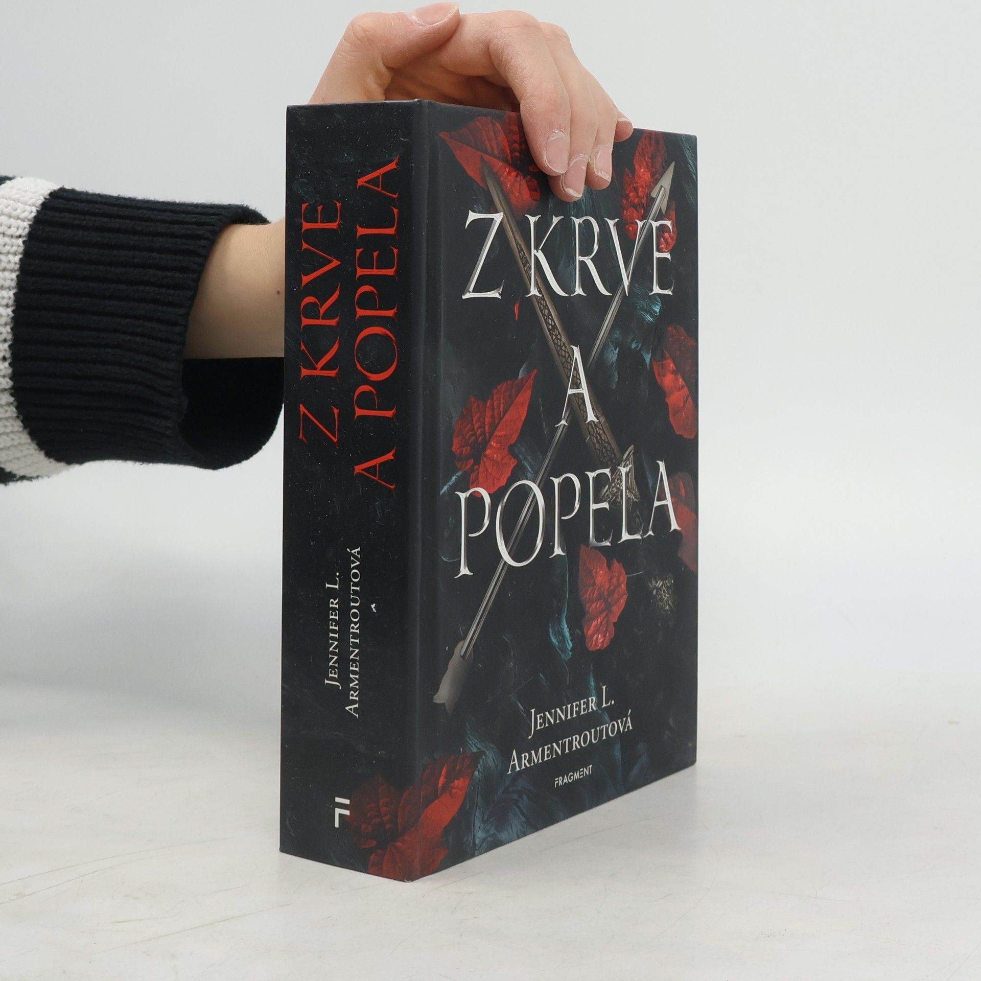 Jennifer L. Armentrout Z krve a popela