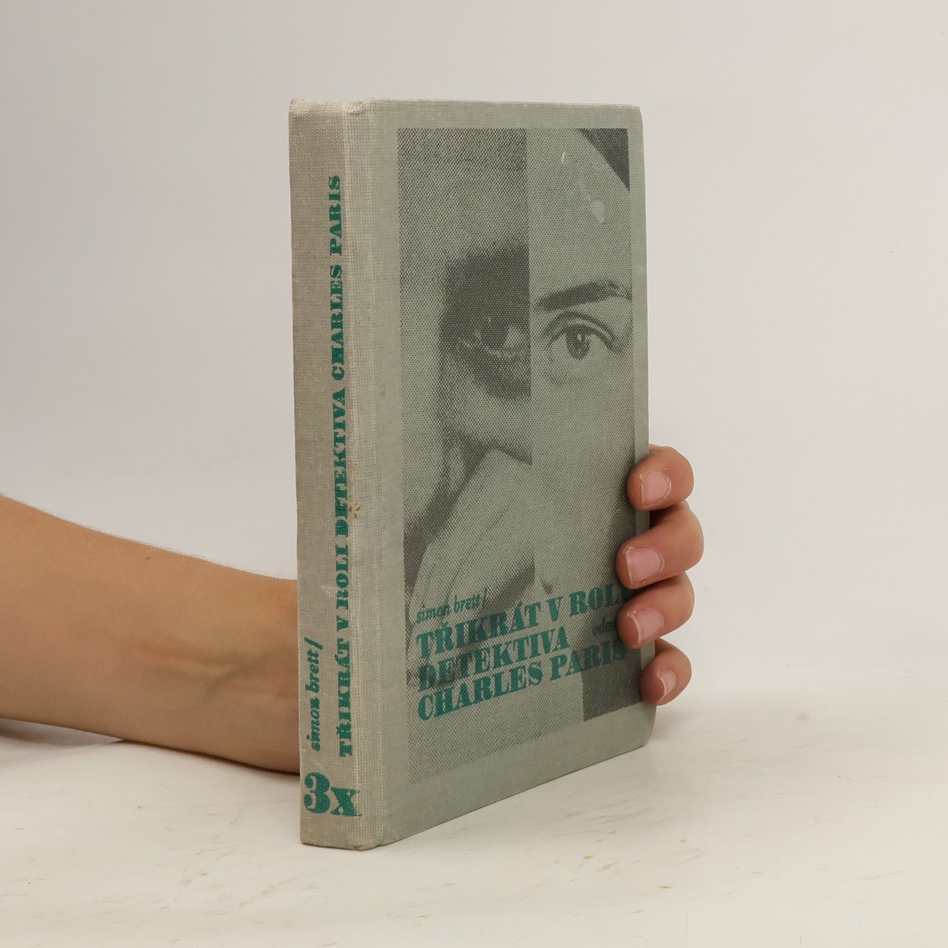 Simon Brett Třikrát v roli detektiva Charles Paris