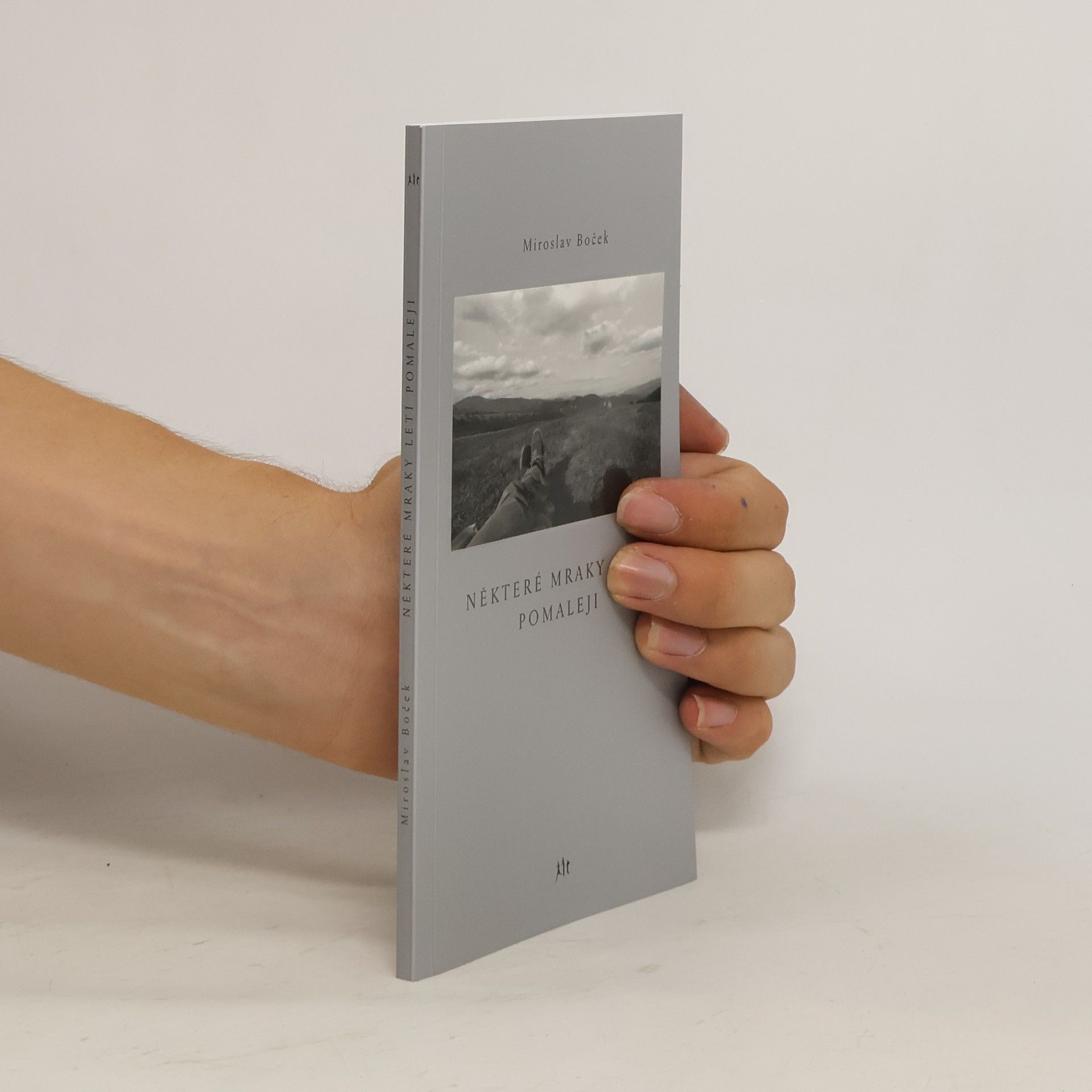 Některé mraky letí pomaleji