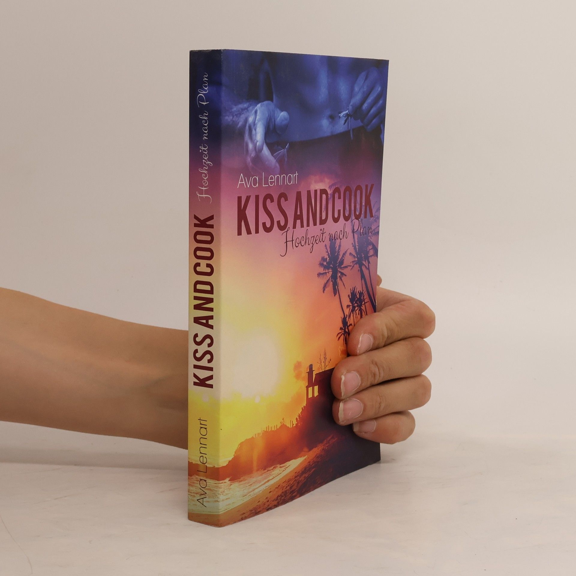 Ava Lennart Kiss and Cook