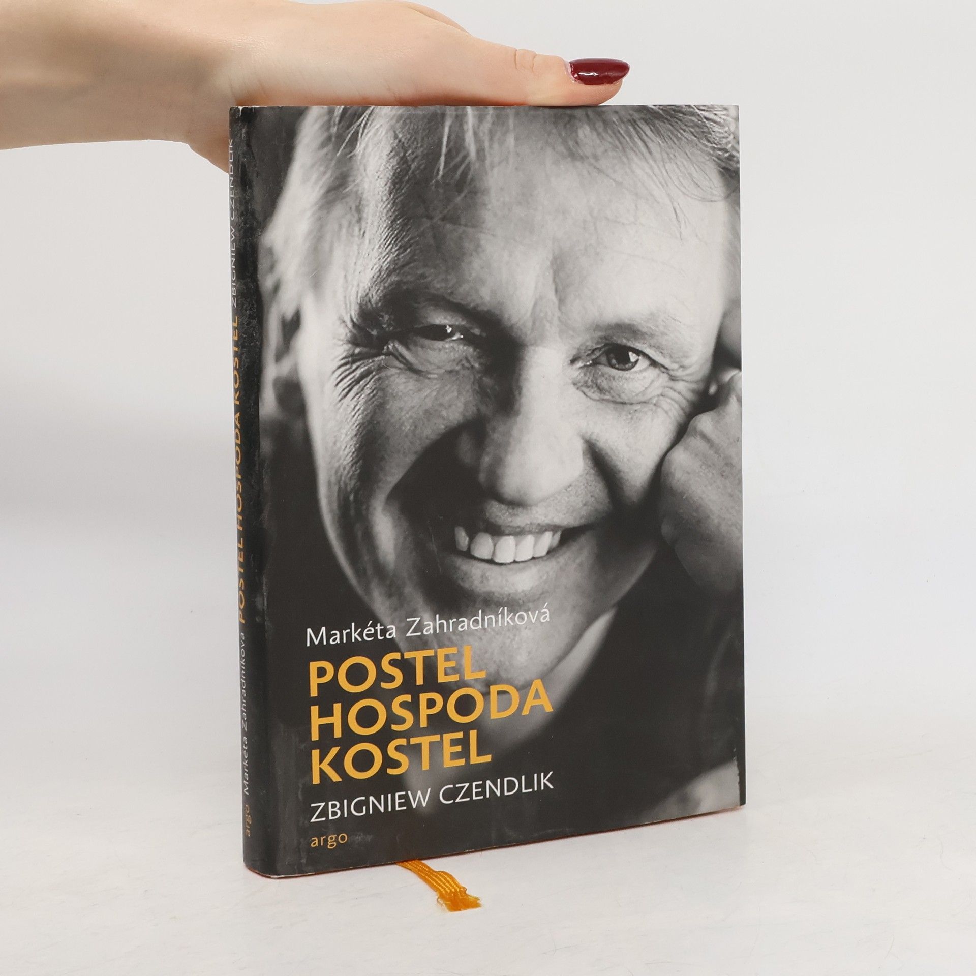 Zbigniew Czendlik Postel, hospoda, kostel