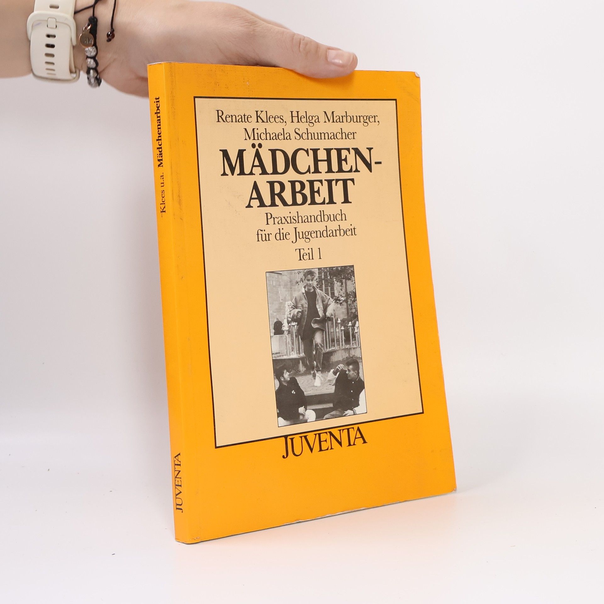 Mädchenarbeit: Praxishandbuch für die Jugendarbeit