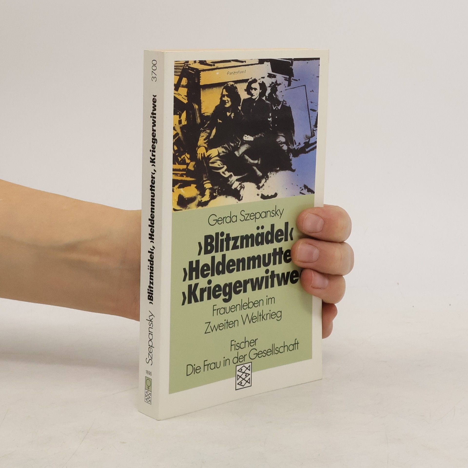 "Blitzmädel", "Heldenmutter", "Kriegerwitwe"