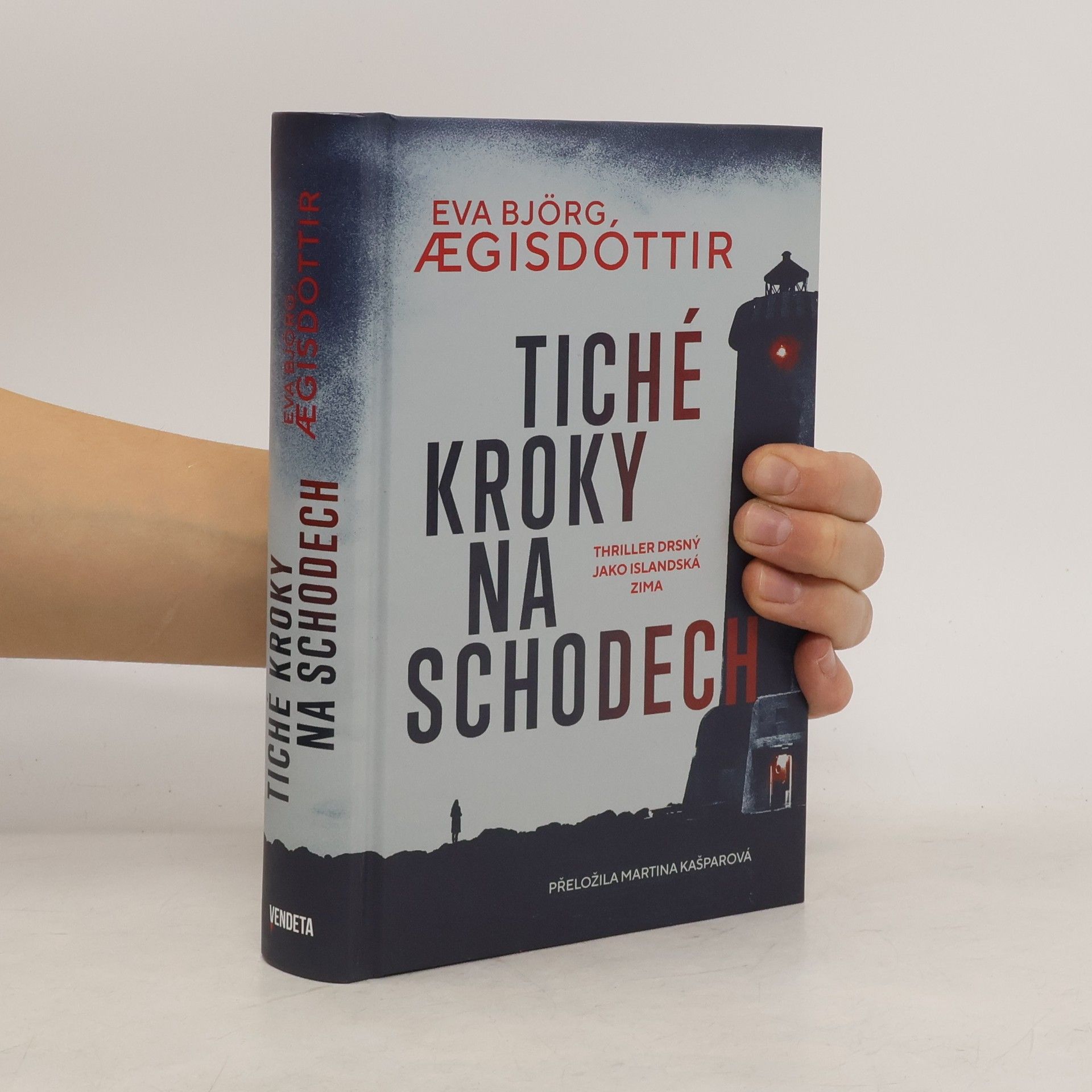 Tiché kroky na schodech