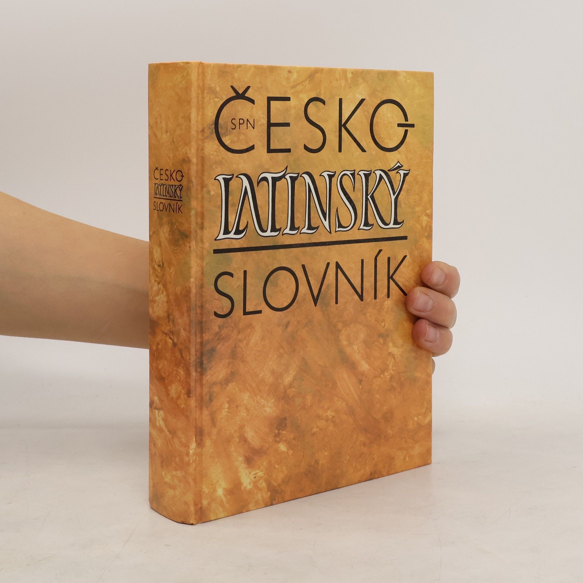 Česko-latinský slovník starověké a současné latiny