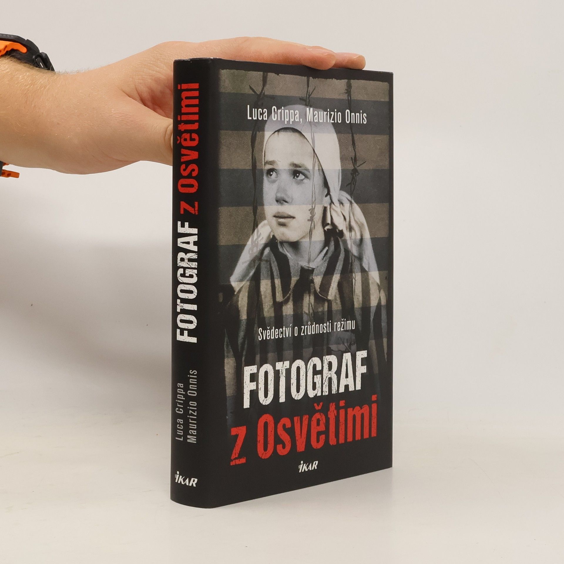 Luca Crippa Fotograf z Osvětimi