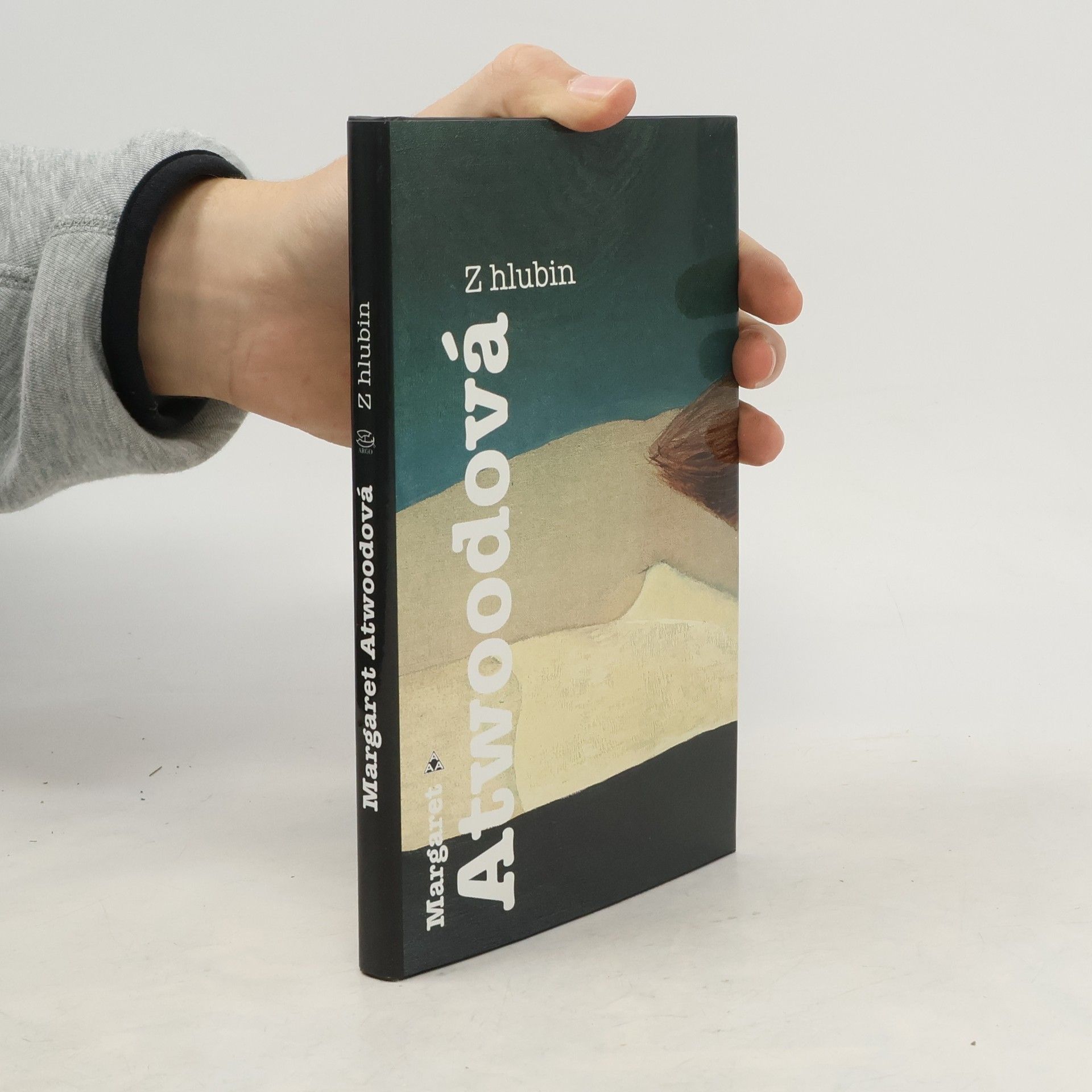 Margaret Atwood Z hlubin