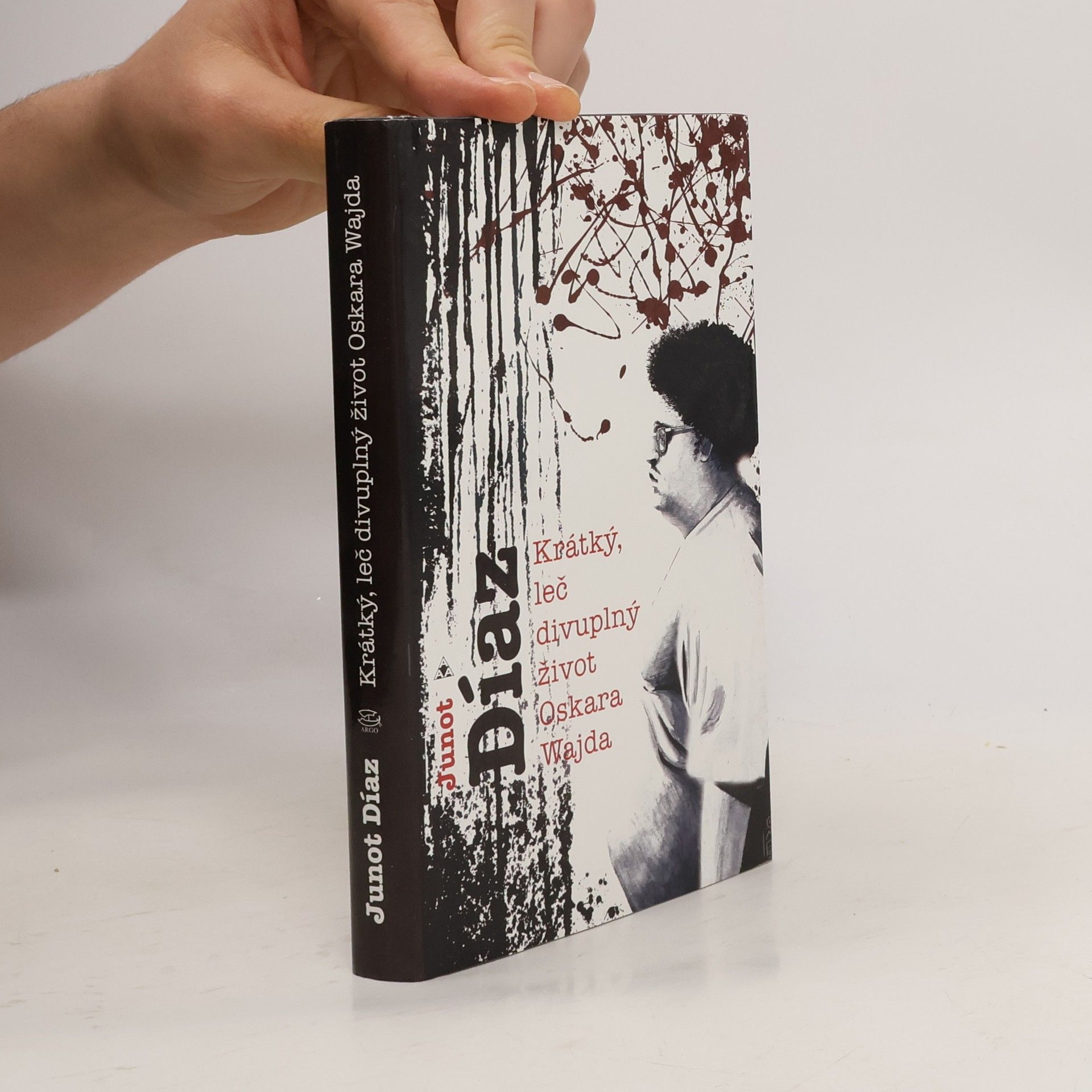 Junot Díaz Krátký, leč divuplný život Oskara Wajda