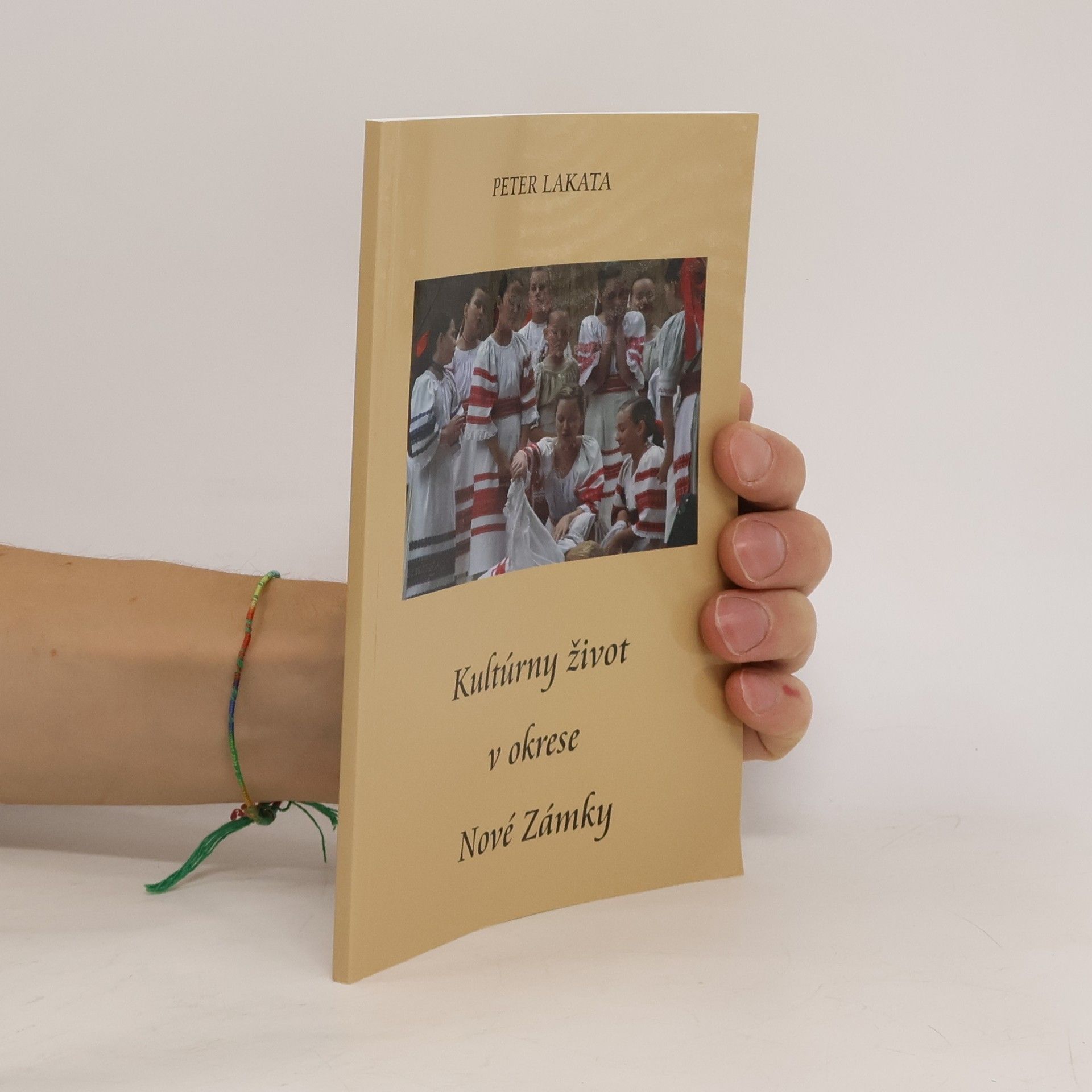 Peter Lakata Kultúrny život v okrese Nové Zámky