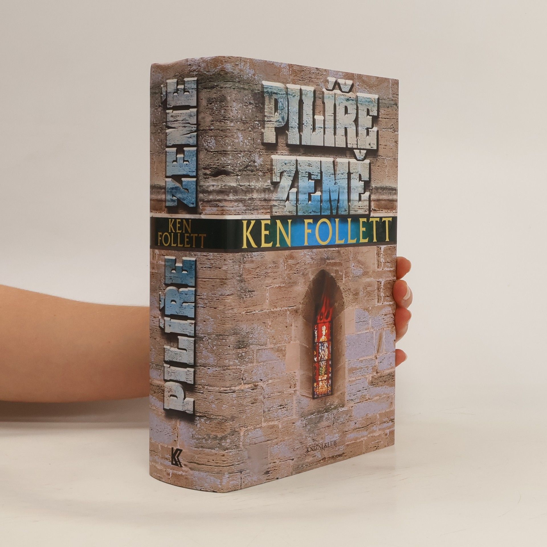 Ken Follett Pilíře země