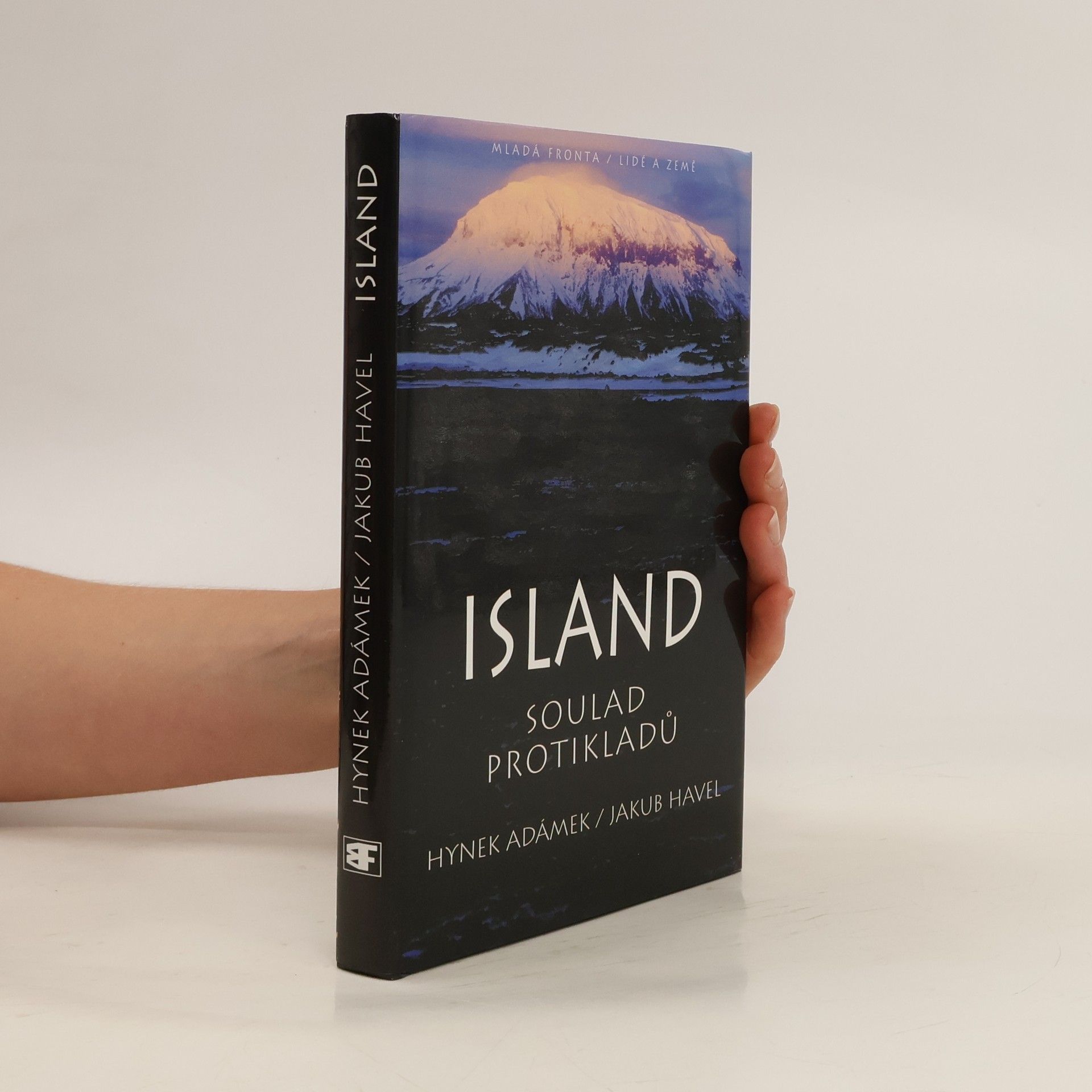 Hynek Adámek Island. Soulad protikladů