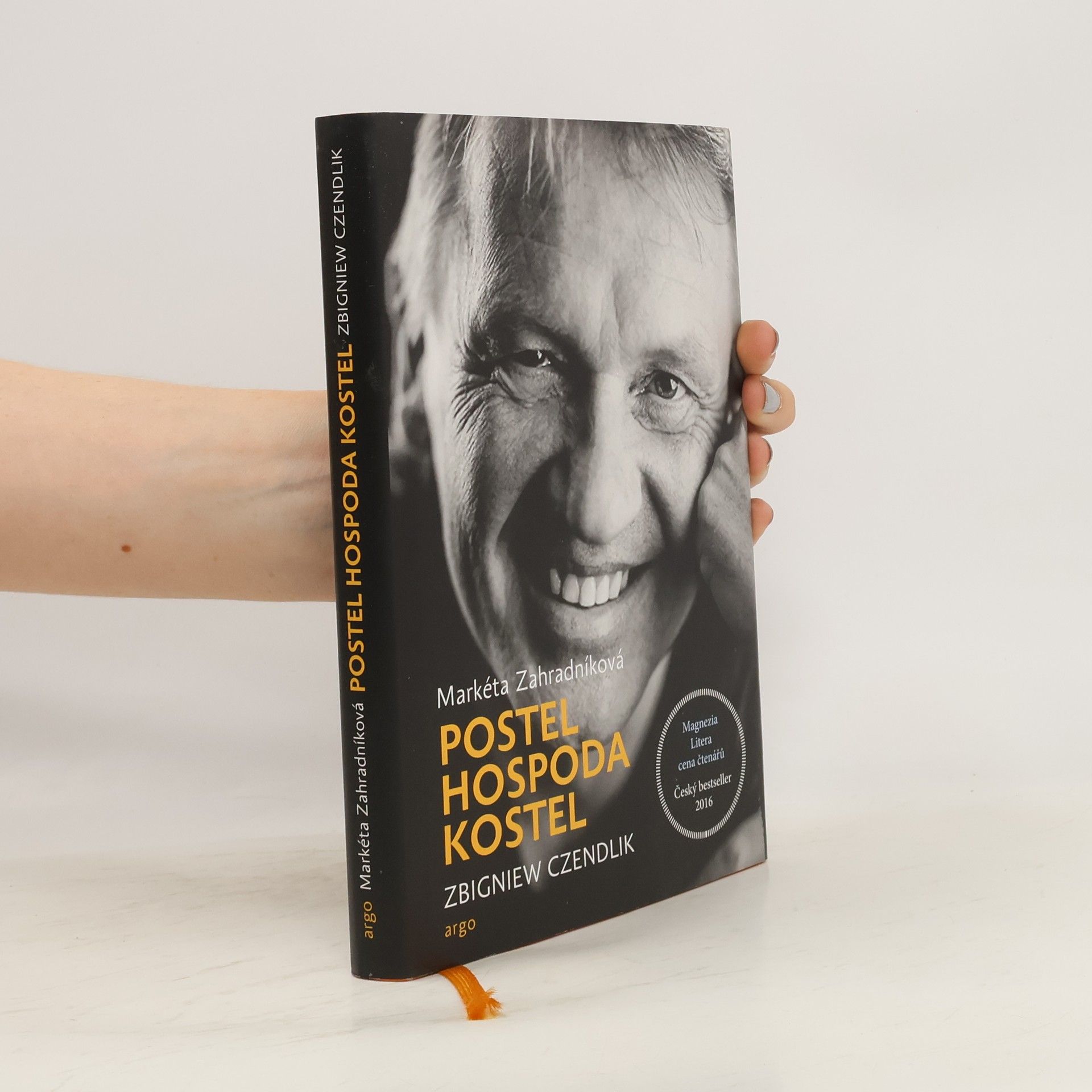 Zbigniew Czendlik Postel, hospoda, kostel