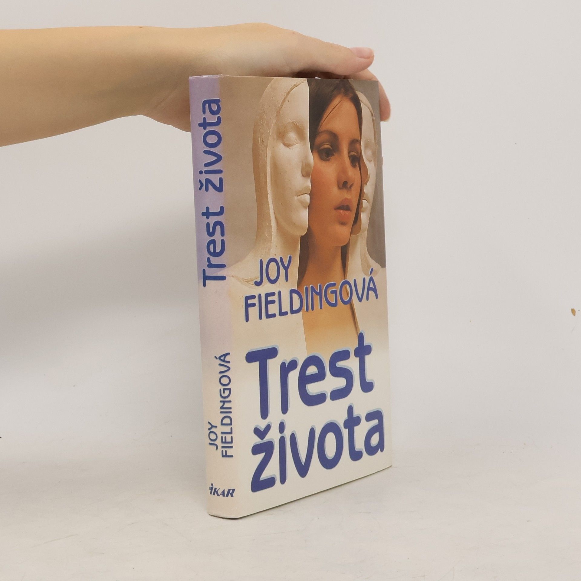 Joy Fielding Trest života