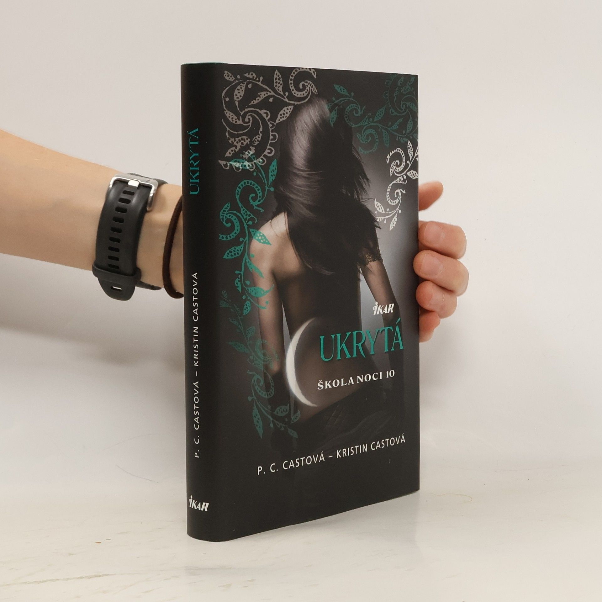 P. C. Cast Ukrytá. Škola noci 10