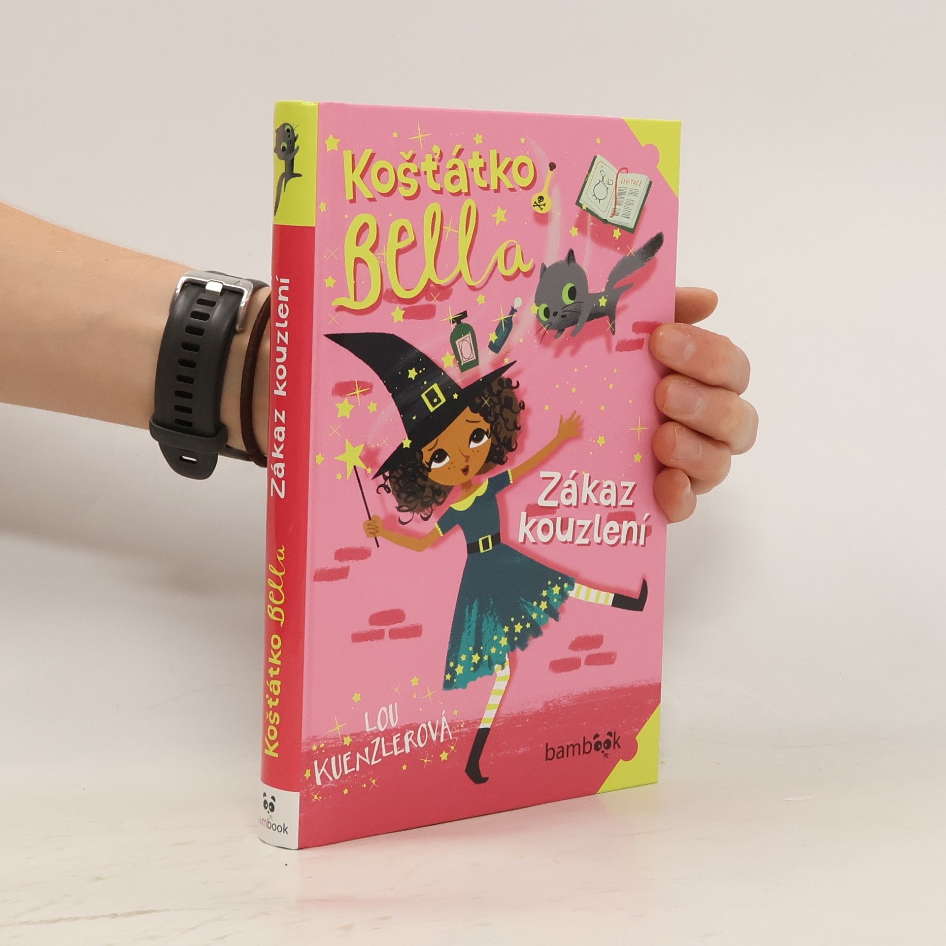 Košťátko Bella. Zákaz kouzlení