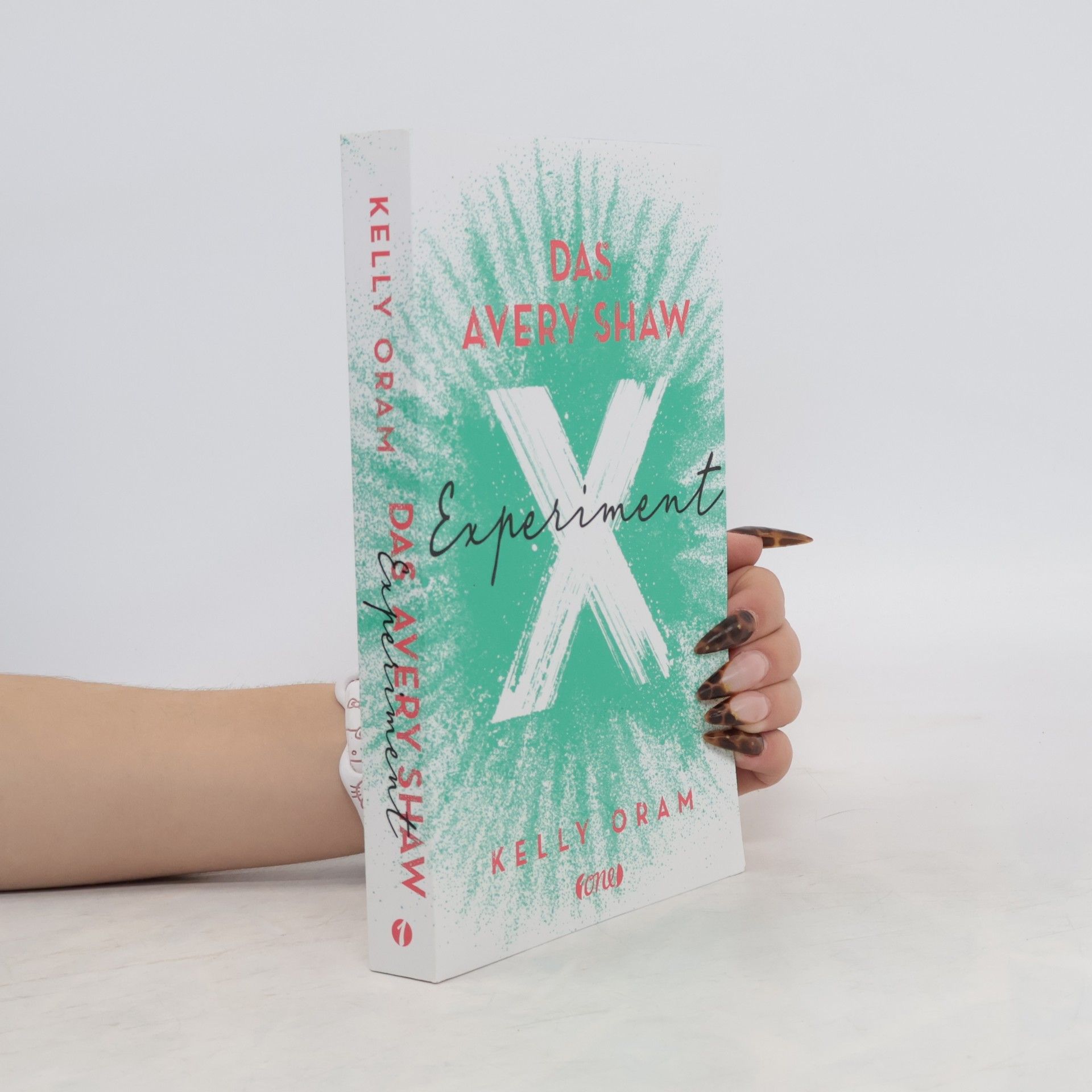 Kelly Oram Das Avery Shaw Experiment