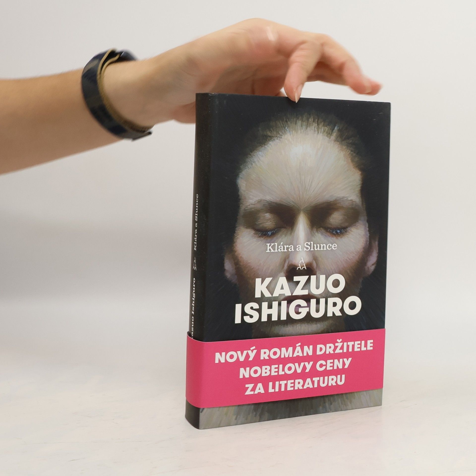 Kazuo Ishiguro Klára a Slunce