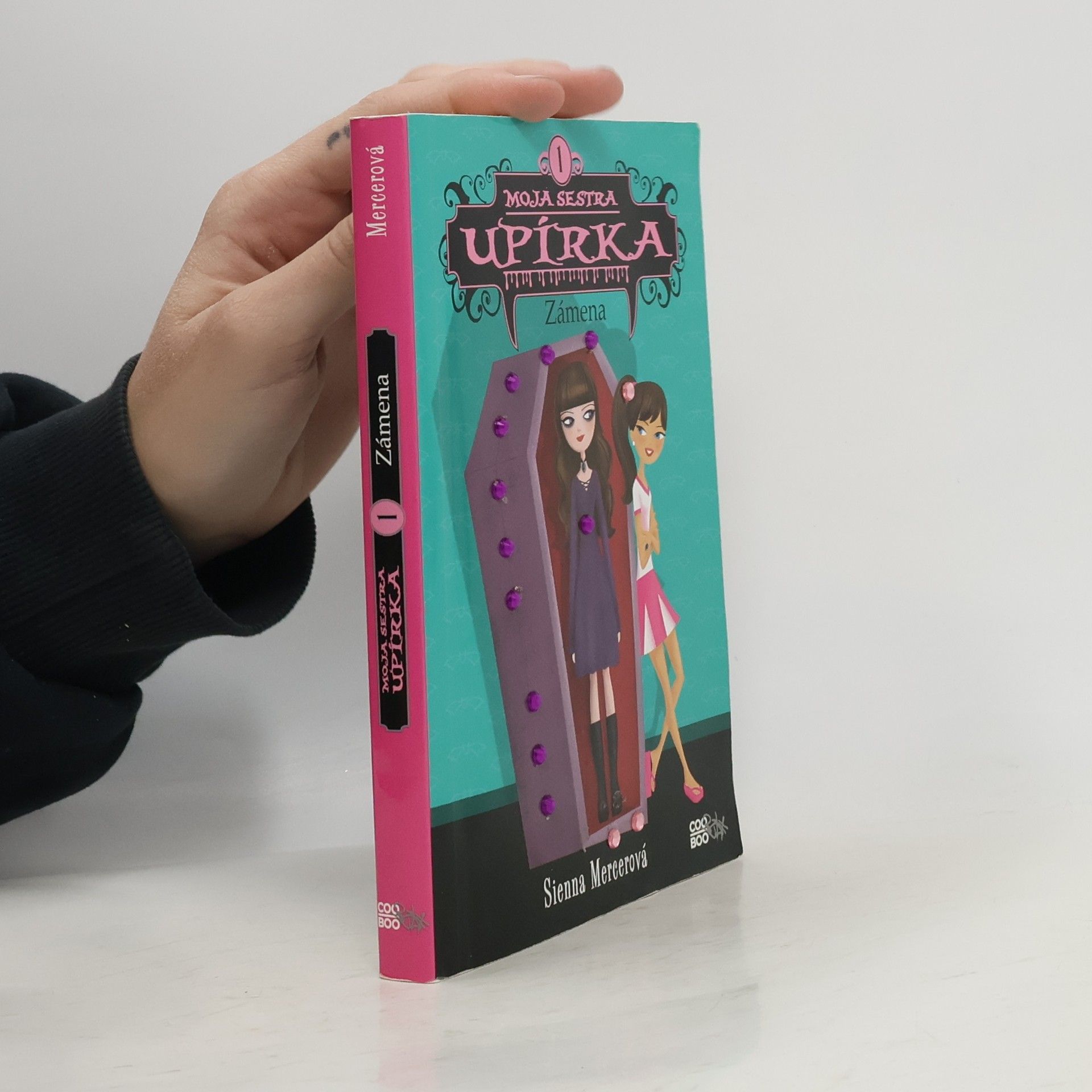 Sienna Mercer Moja sestra upírka 1. Zámena