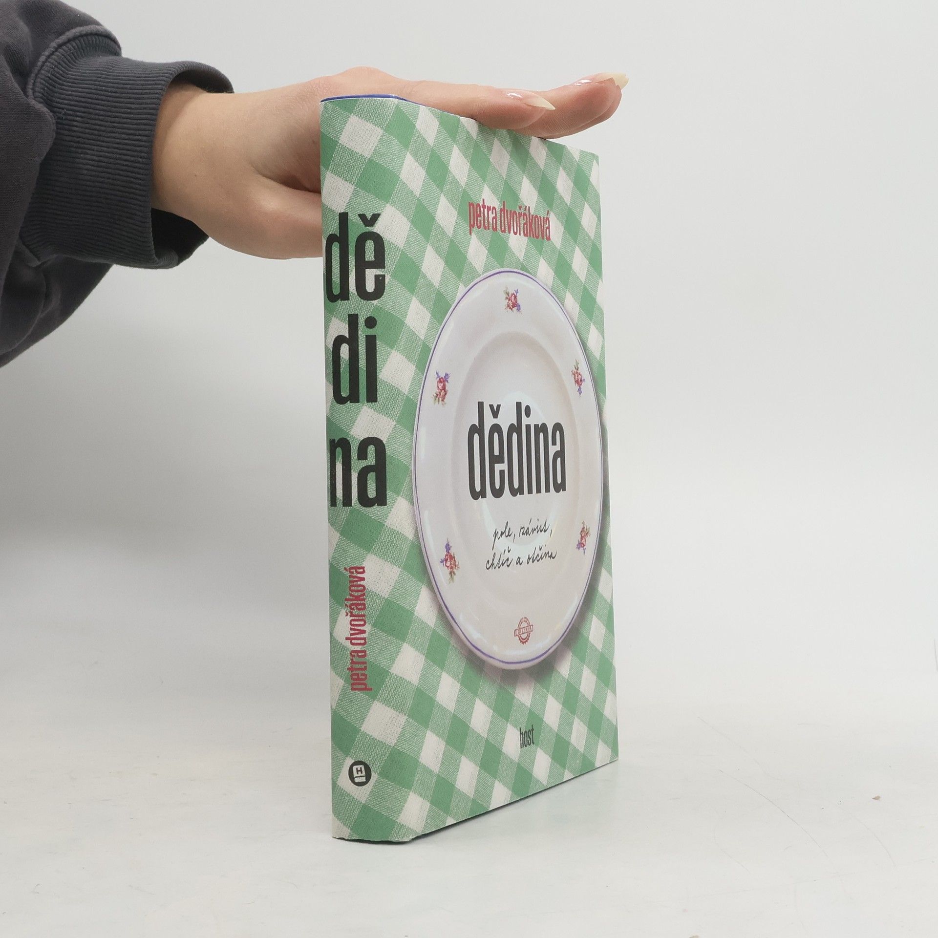 Petra Dvořáková Dědina: pole, závist, chtíč a otčina