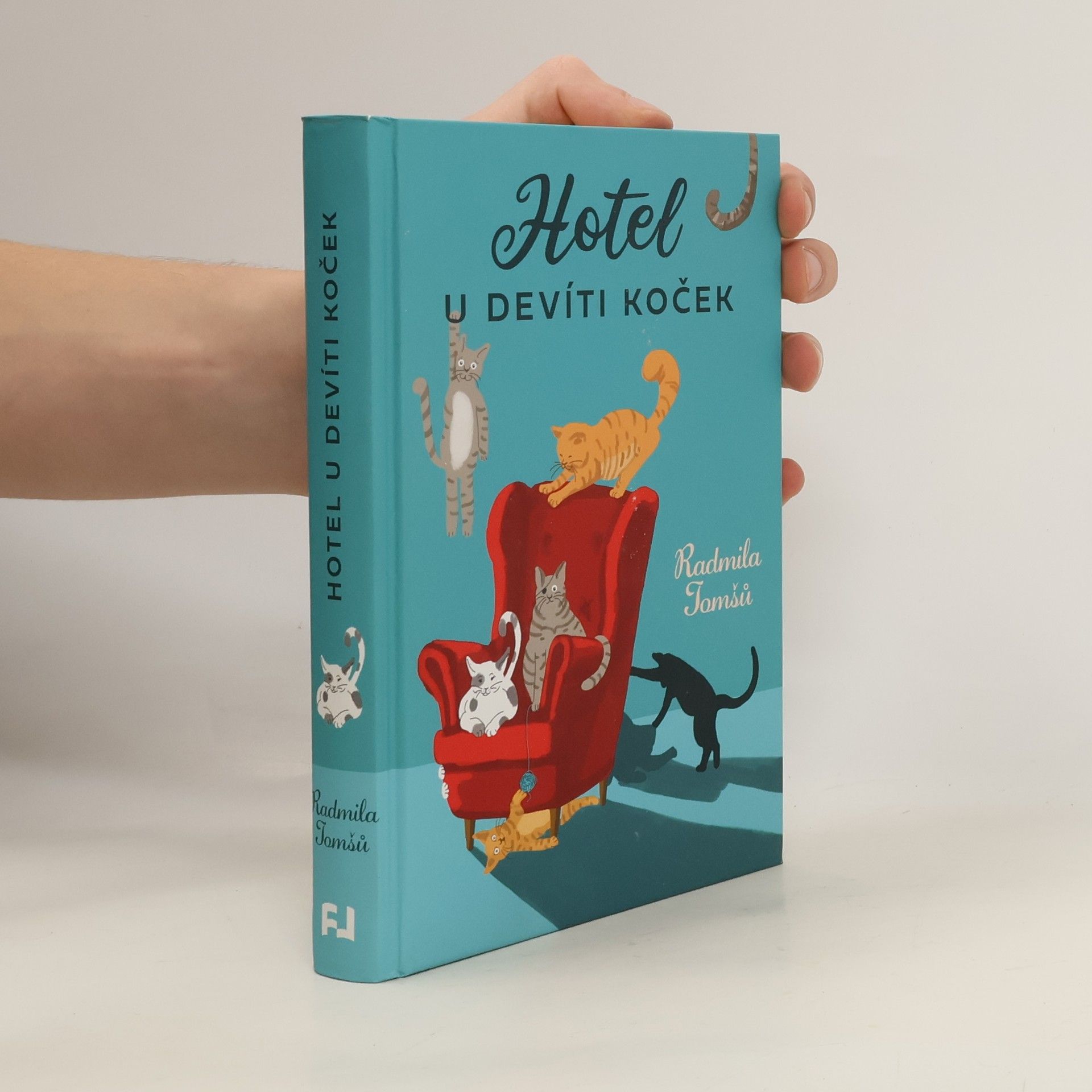 Hotel U devíti koček