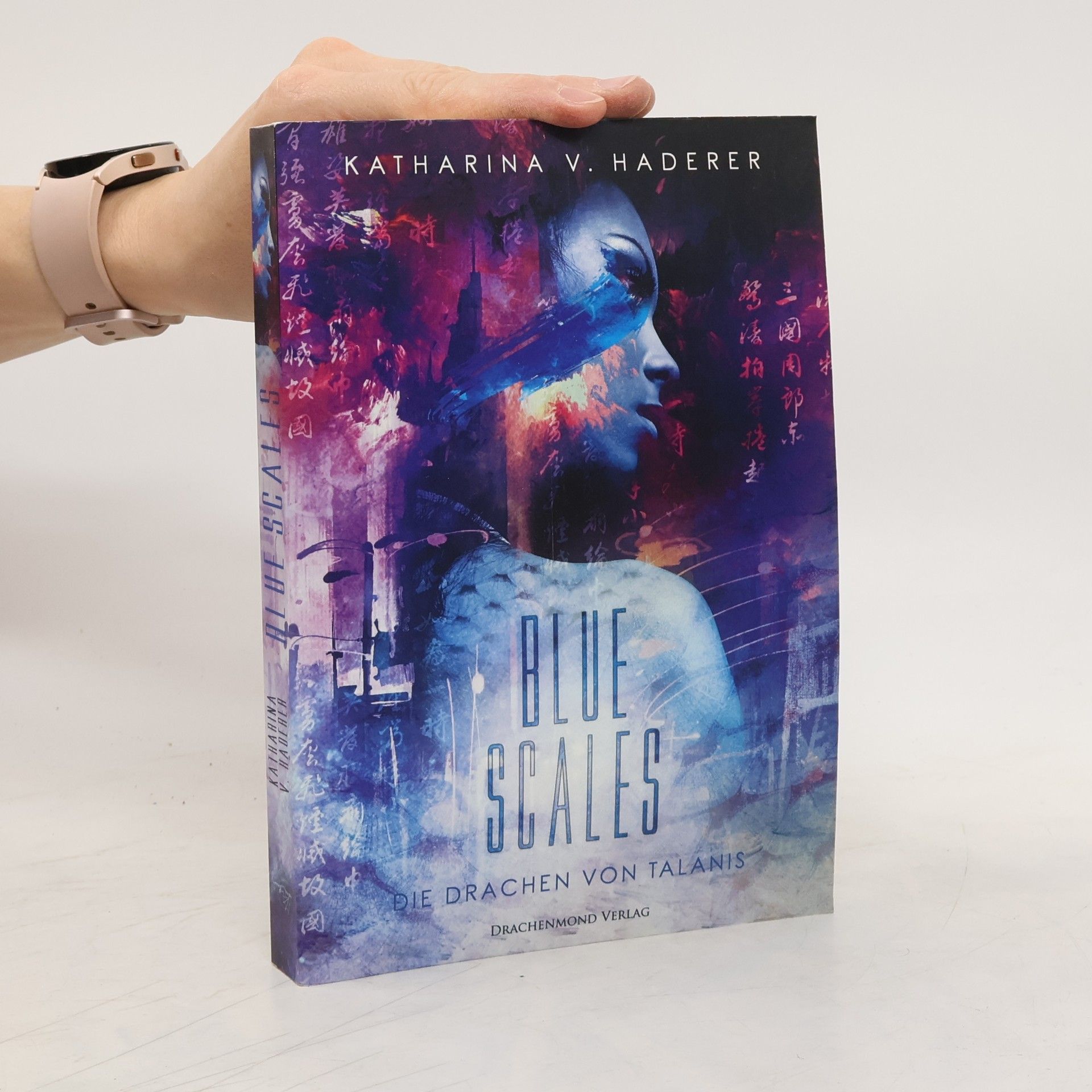 Katharina V. Haderer Blue scales