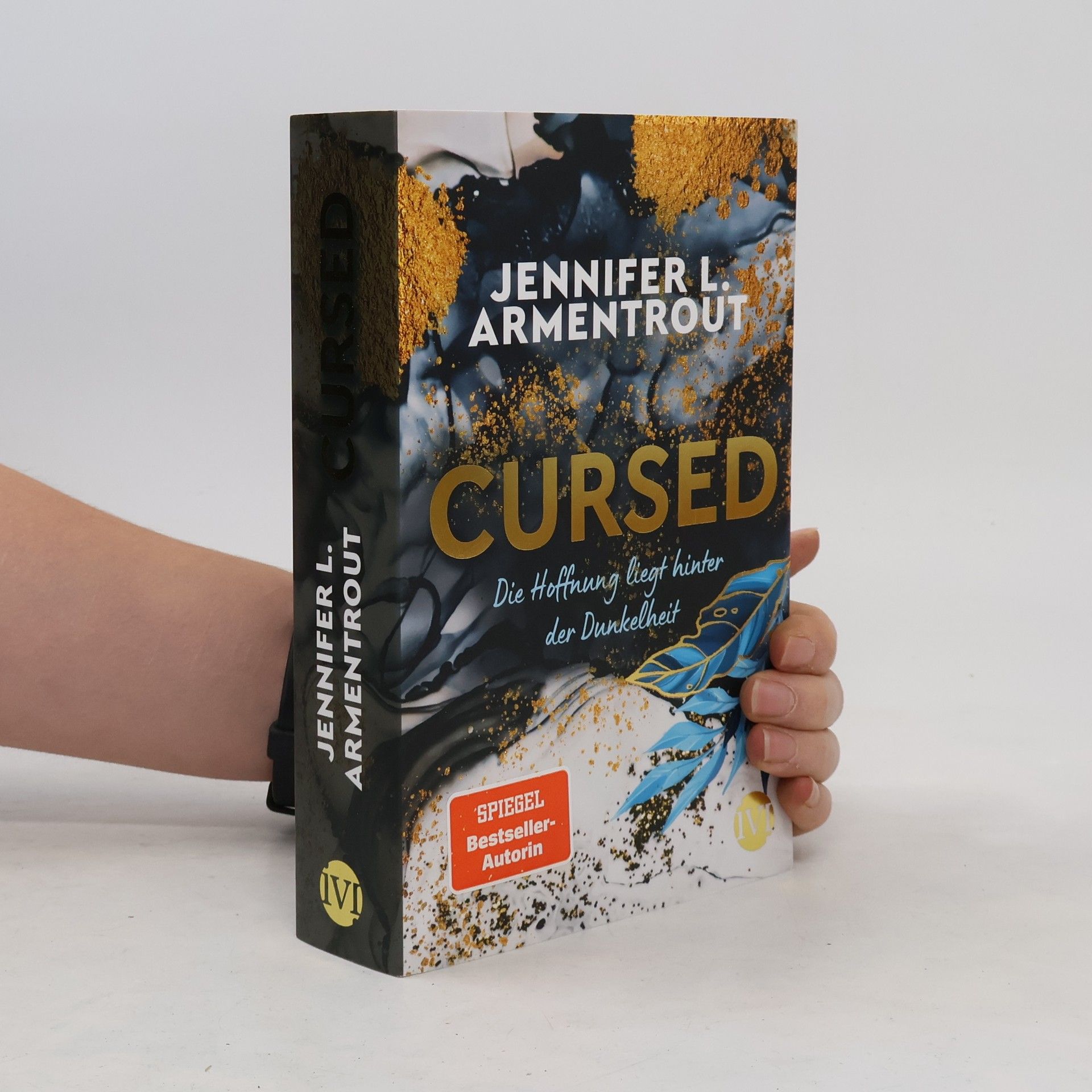 Jennifer Armentrout Cursed. Die Hoffnung liegt hinter der Dunkelheit