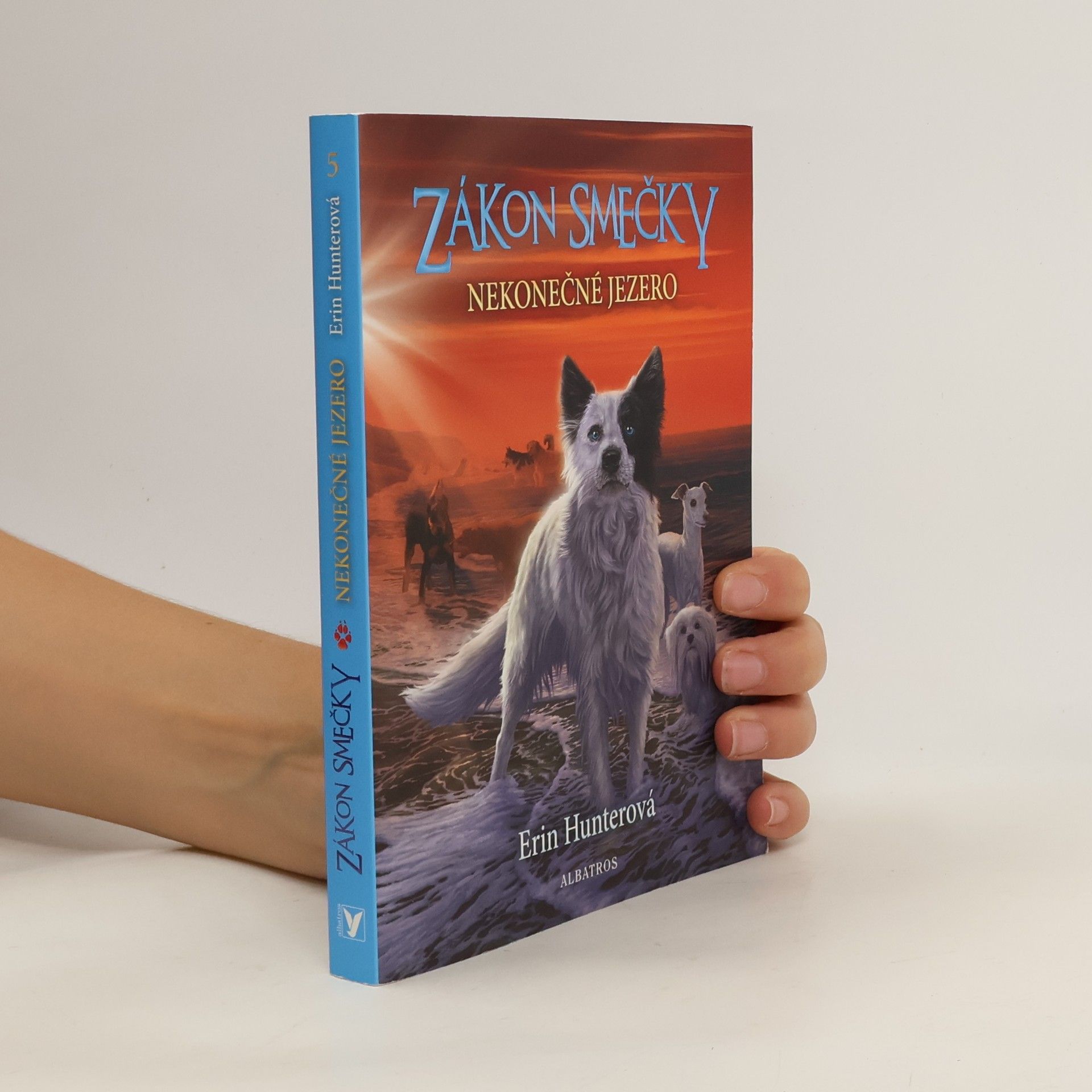 Erin Hunter Nekonečné jezero. Zákon smečky