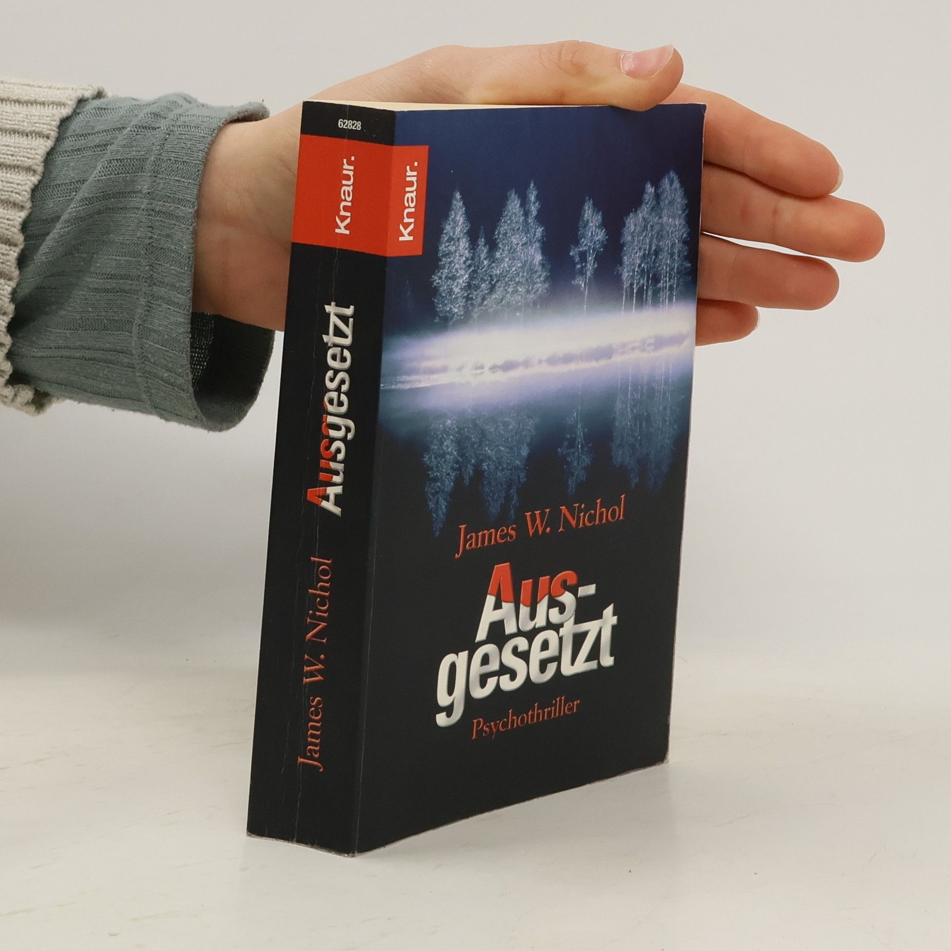 James W. Nichol Ausgesetzt